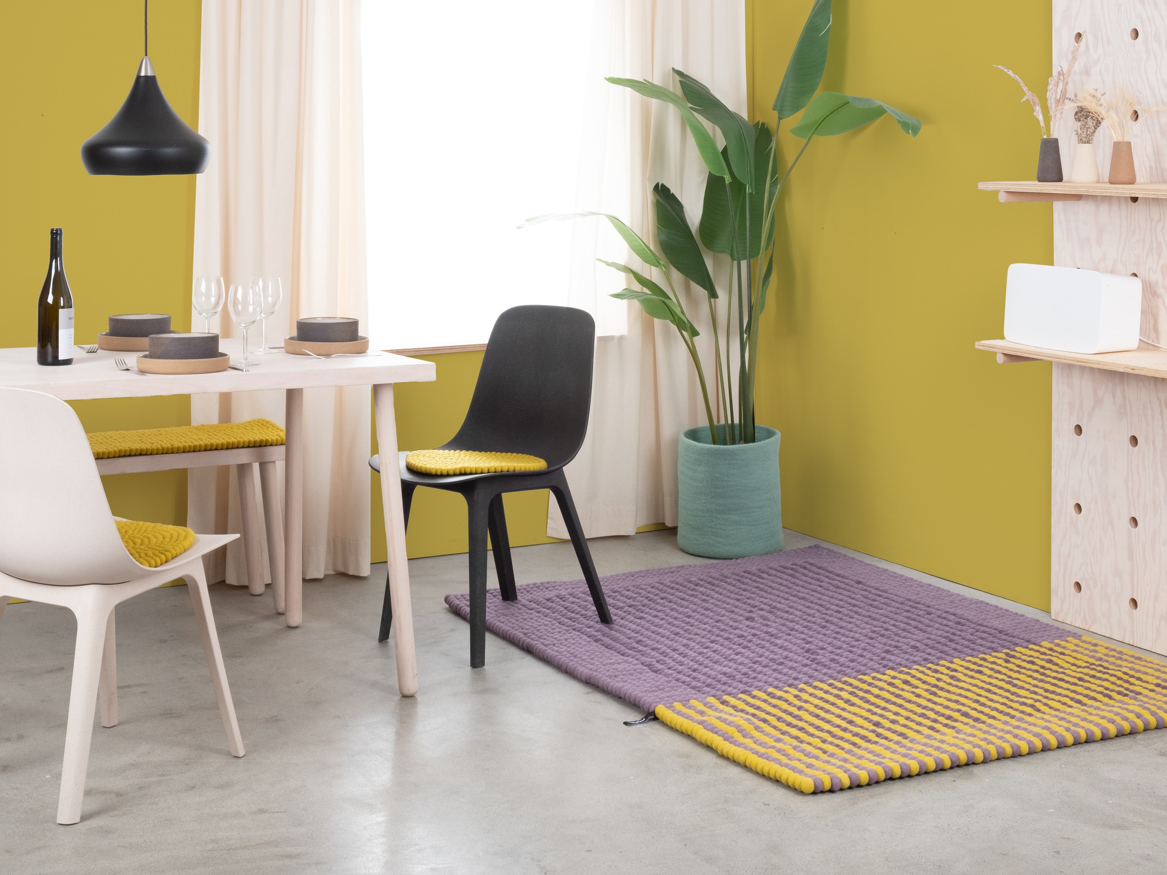 myfelt Provence Filzkugelteppich Flieder rechteckig 70 x 100 cm
