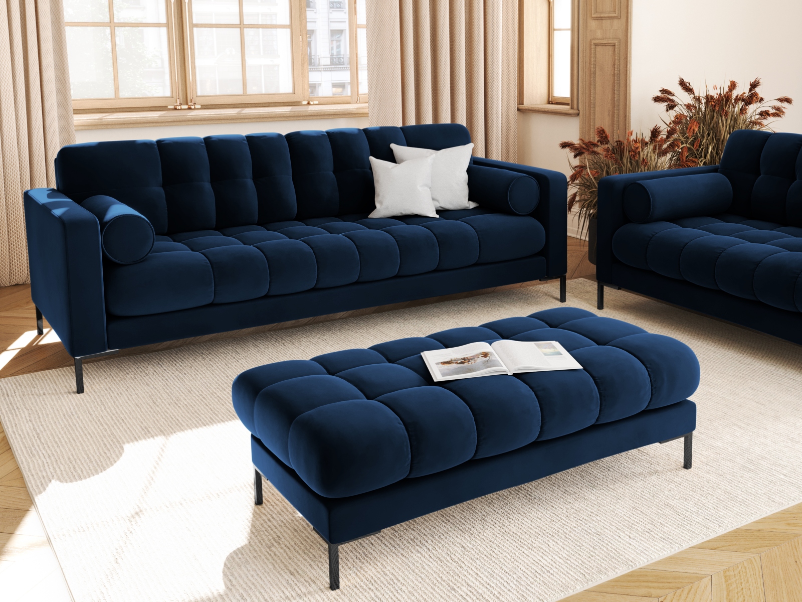 Cosmopolitan Design Sofa Bali 4-Sitzer Samt Bluvel Königsblau Beine Schwarzes Metall
