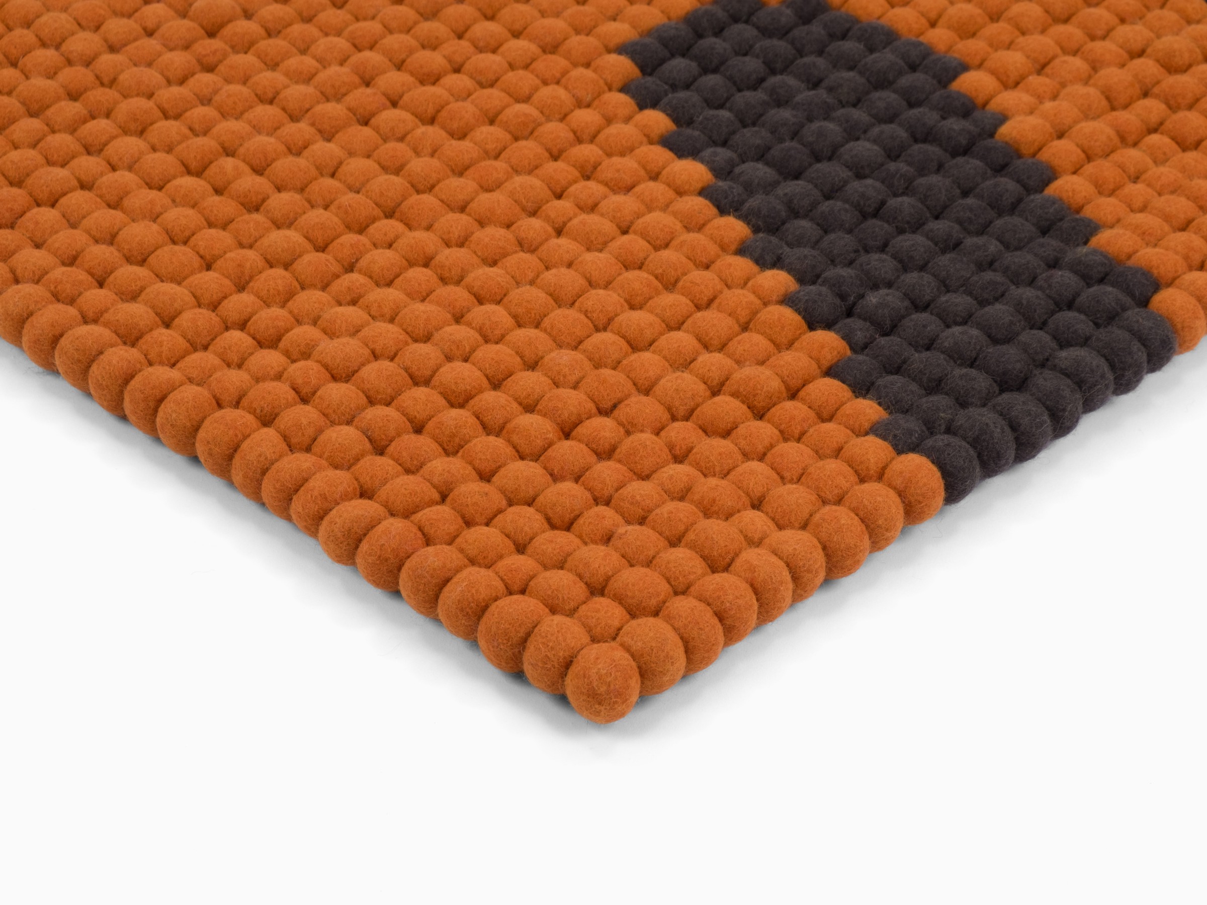 myfelt Shira Filzkugelteppich Orange