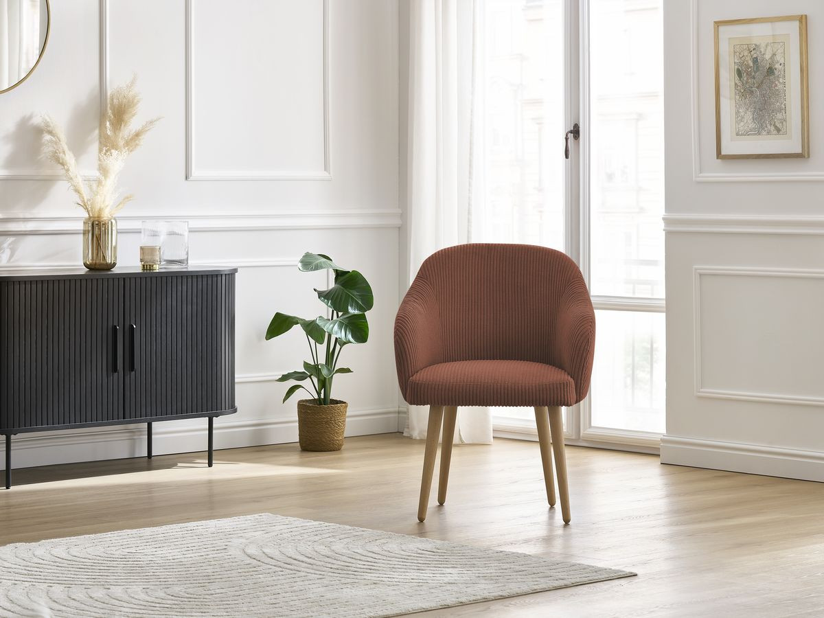 Bobochic Sophie Esszimmerstuhl mit skandinavischen Holzbeinen Cordsamt Orange