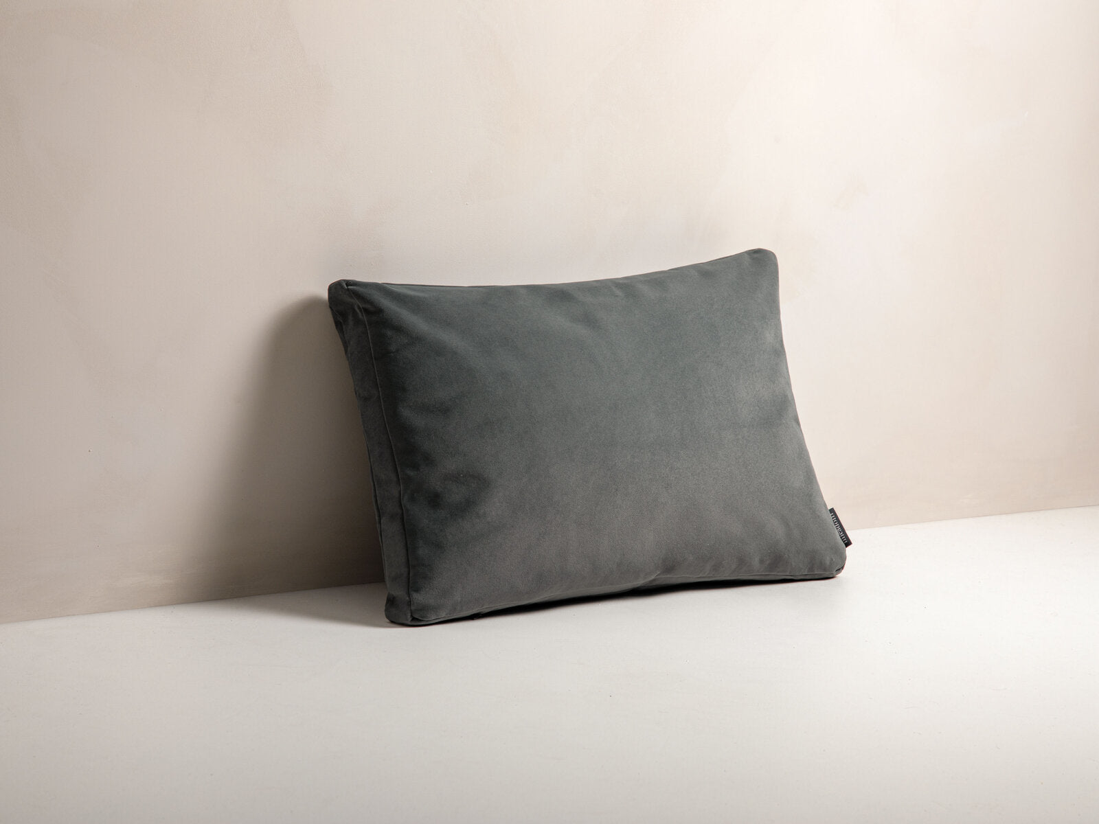 Micadoni Kissen Stripy Samt Grau