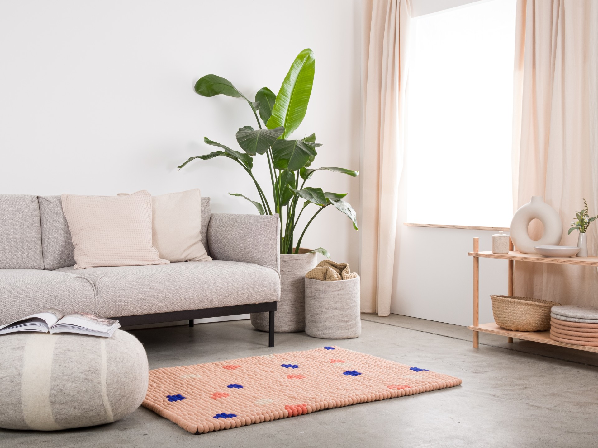 myfelt Terra Rose Filzkugelteppich - 120x170 cm