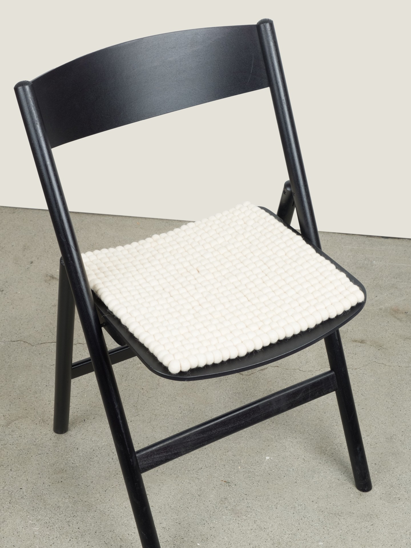 myfelt Linea - Filzkugel Sitzauflage quadratisch