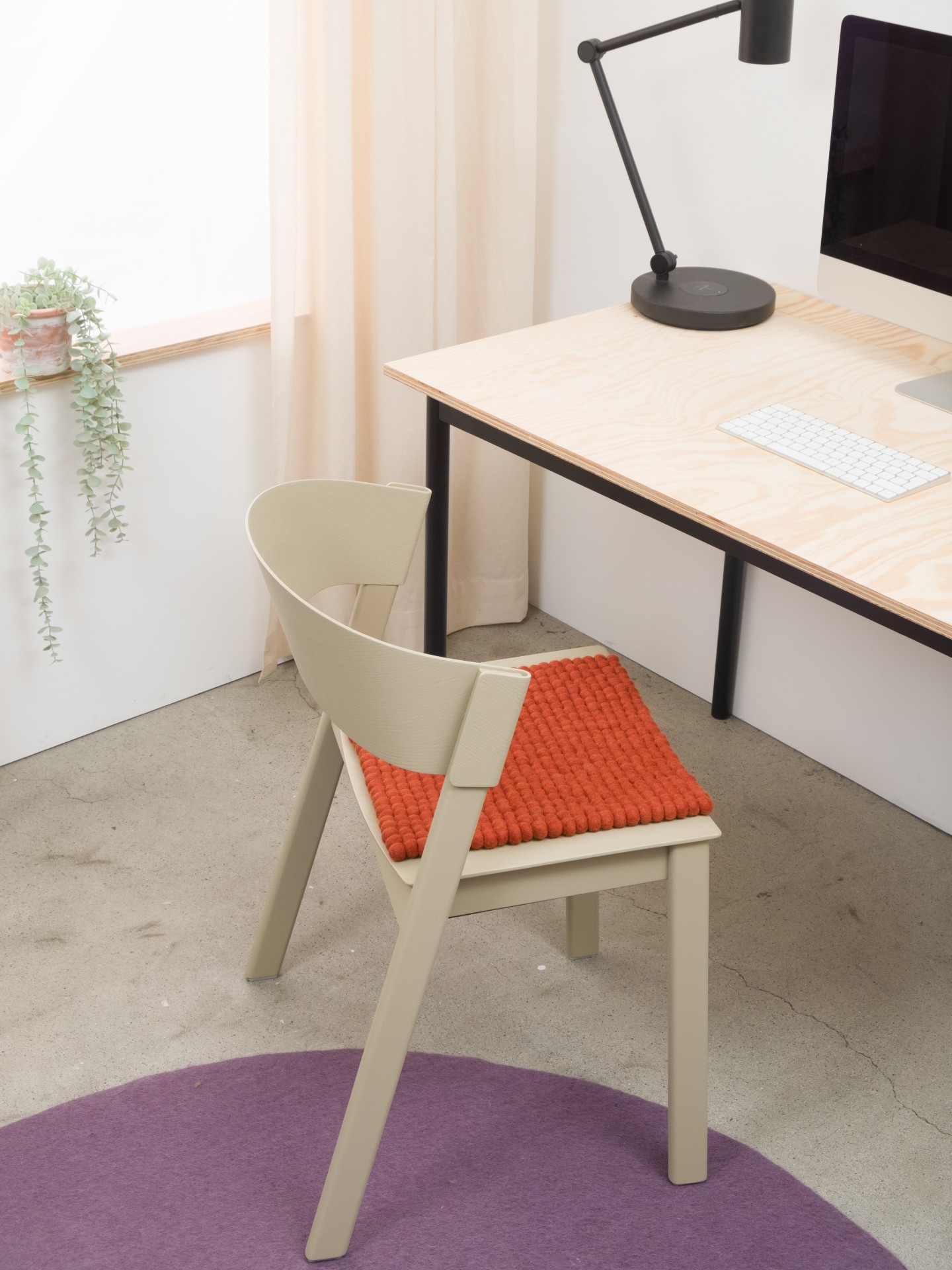 myfelt Lora - Filzkugel Sitzauflage quadratisch