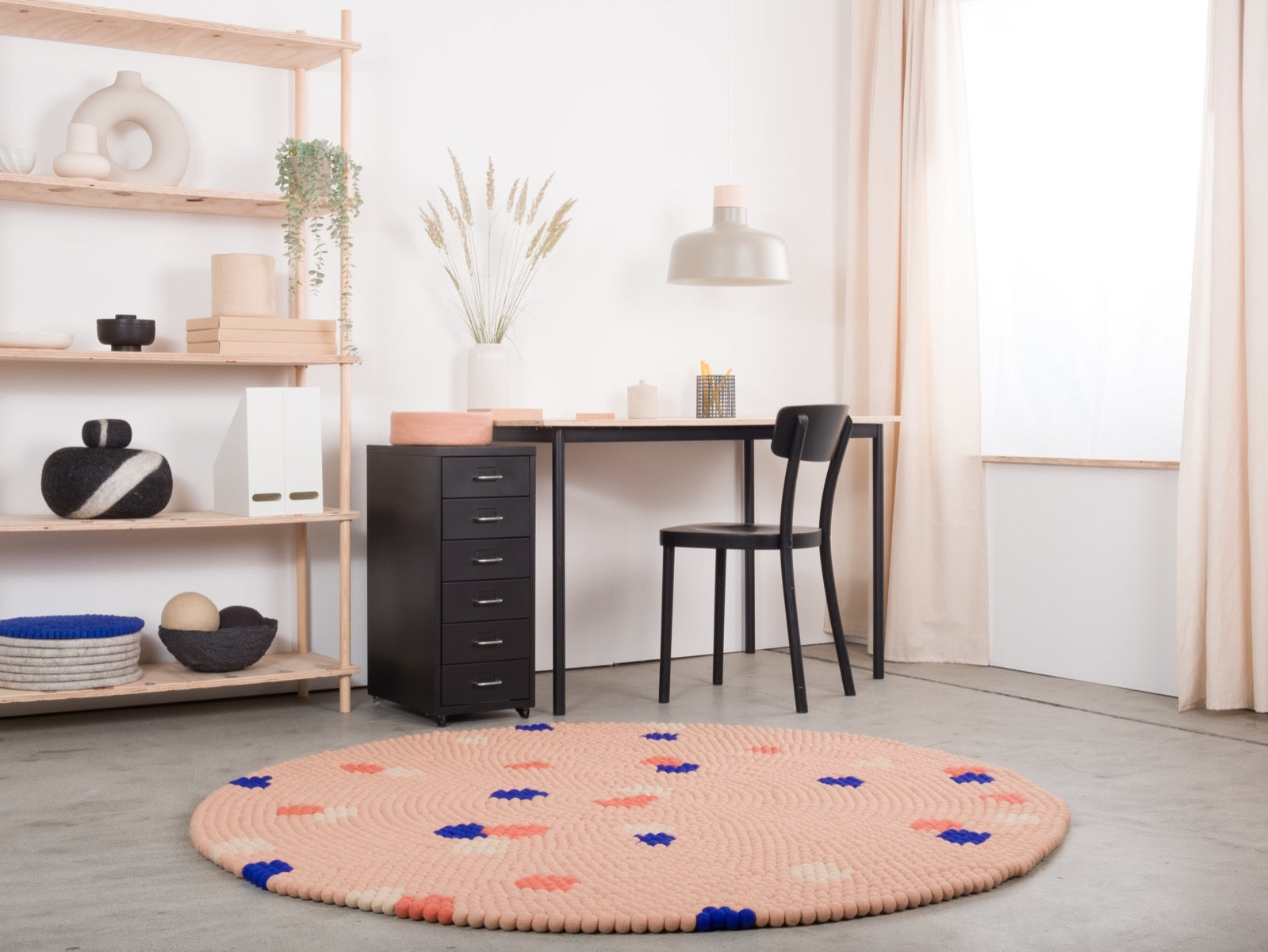 myfelt Terra Rose Filzkugelteppich Pink rund Ø 50 cm