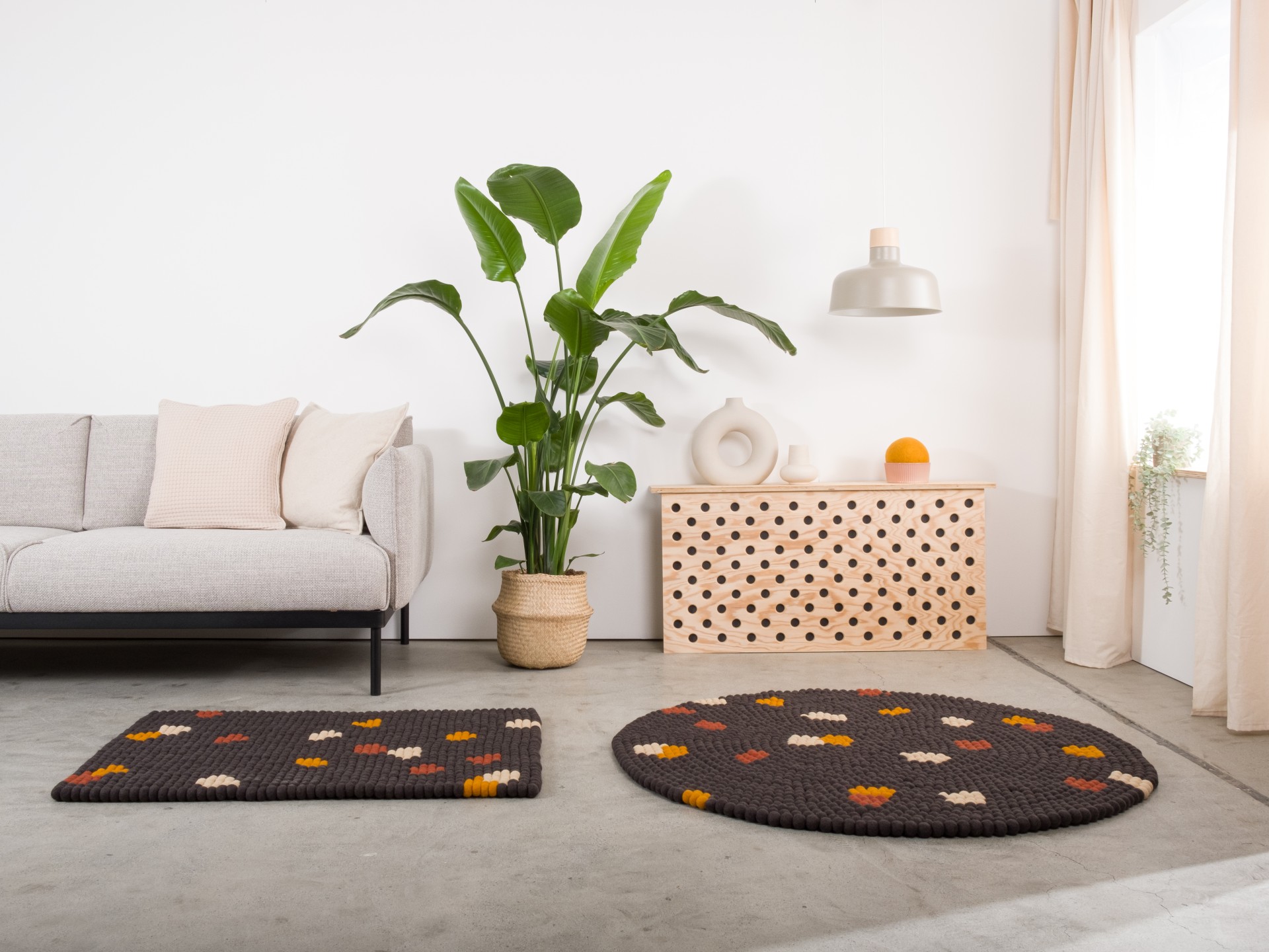 myfelt Terra Coal Filzkugelteppich Anthrazit rund Ø 50 cm