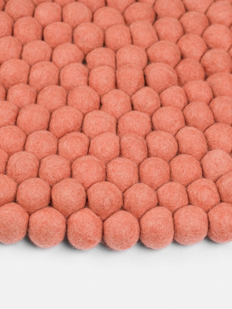 myfelt Lea Filzkugelteppich Lachsfarben rund Ø 50 cm