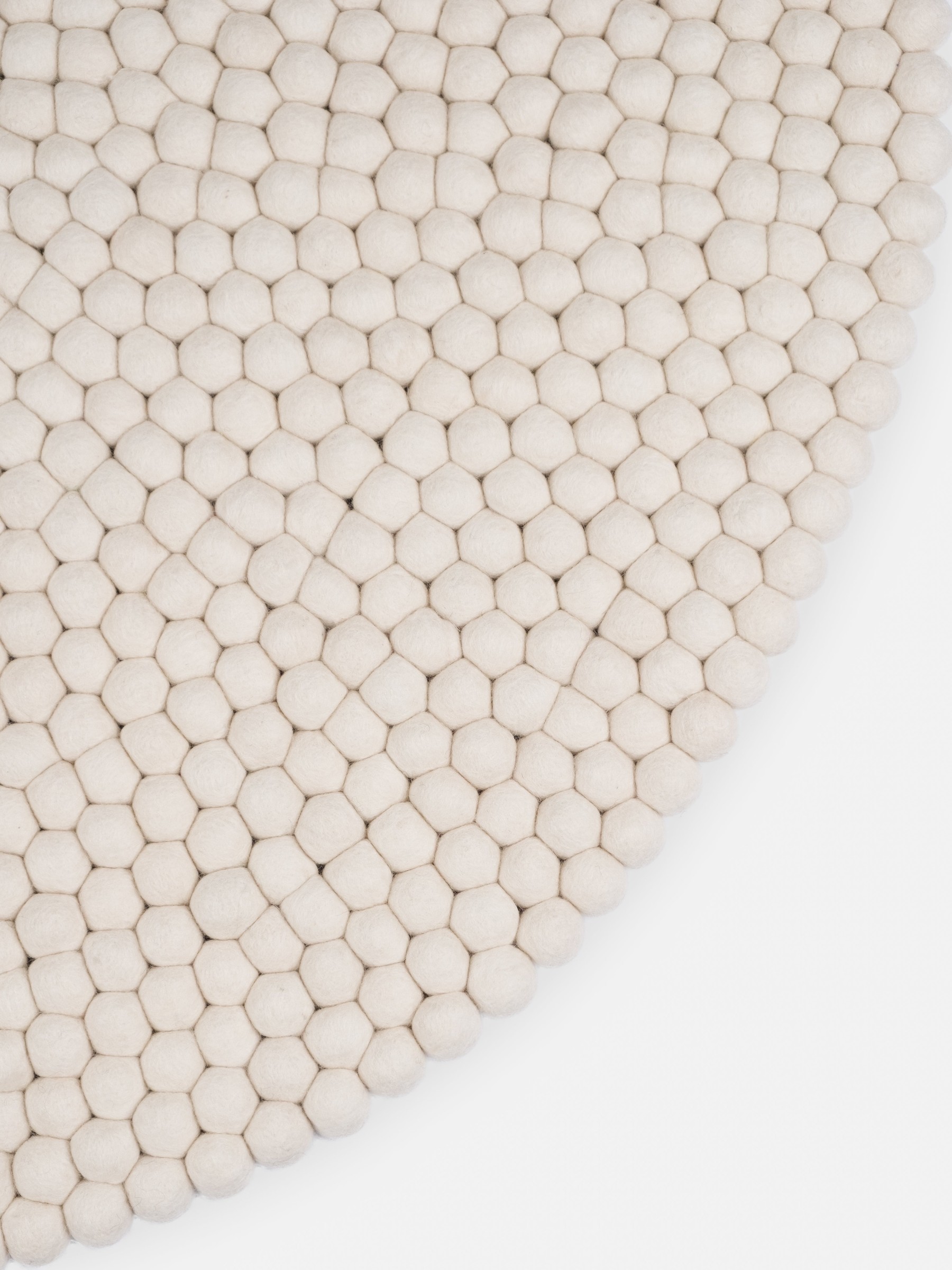 myfelt Linéa Filzkugelteppich Naturweiß rund Ø 90 cm