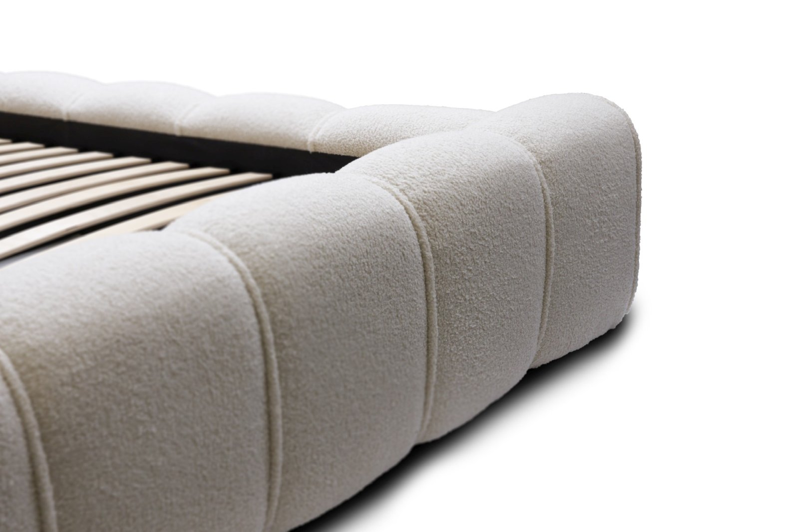 Polsterbett Belio Boucle 180x200 mit Metallrahmen Quelle 01