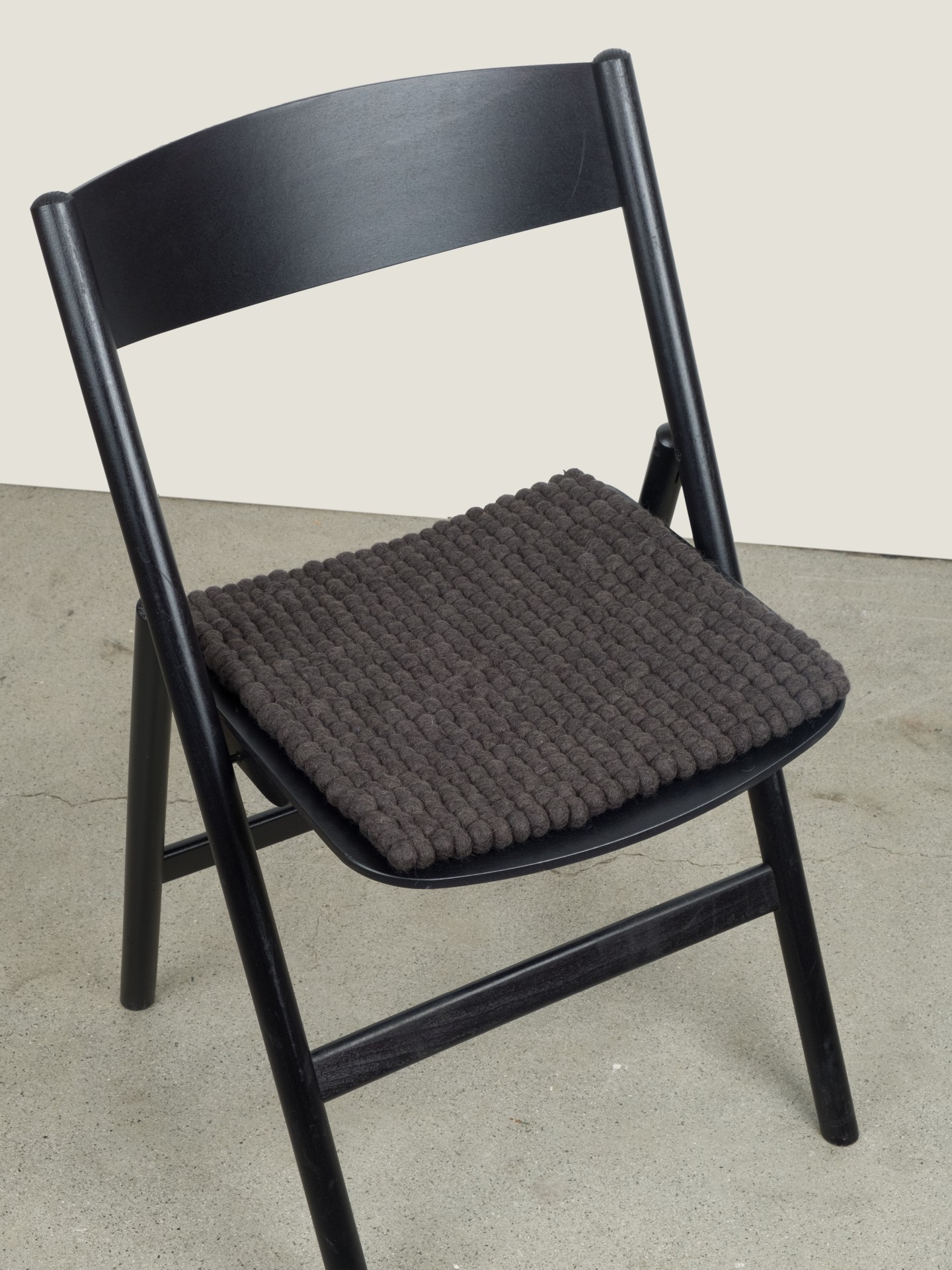 myfelt Kuno - Filzkugel Sitzauflage quadratisch