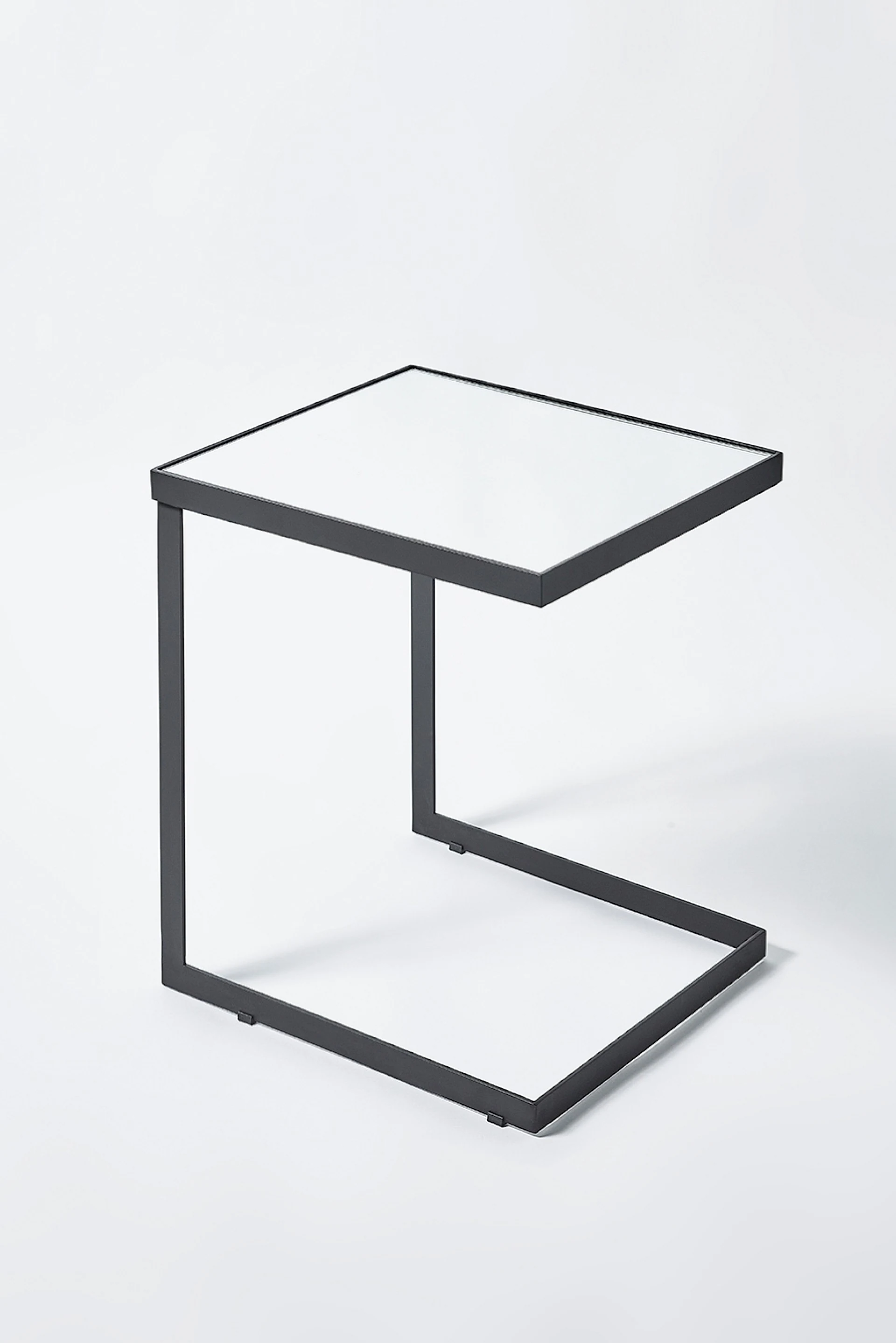 deKnudt Tablo Black Side Table – Produktansicht 2