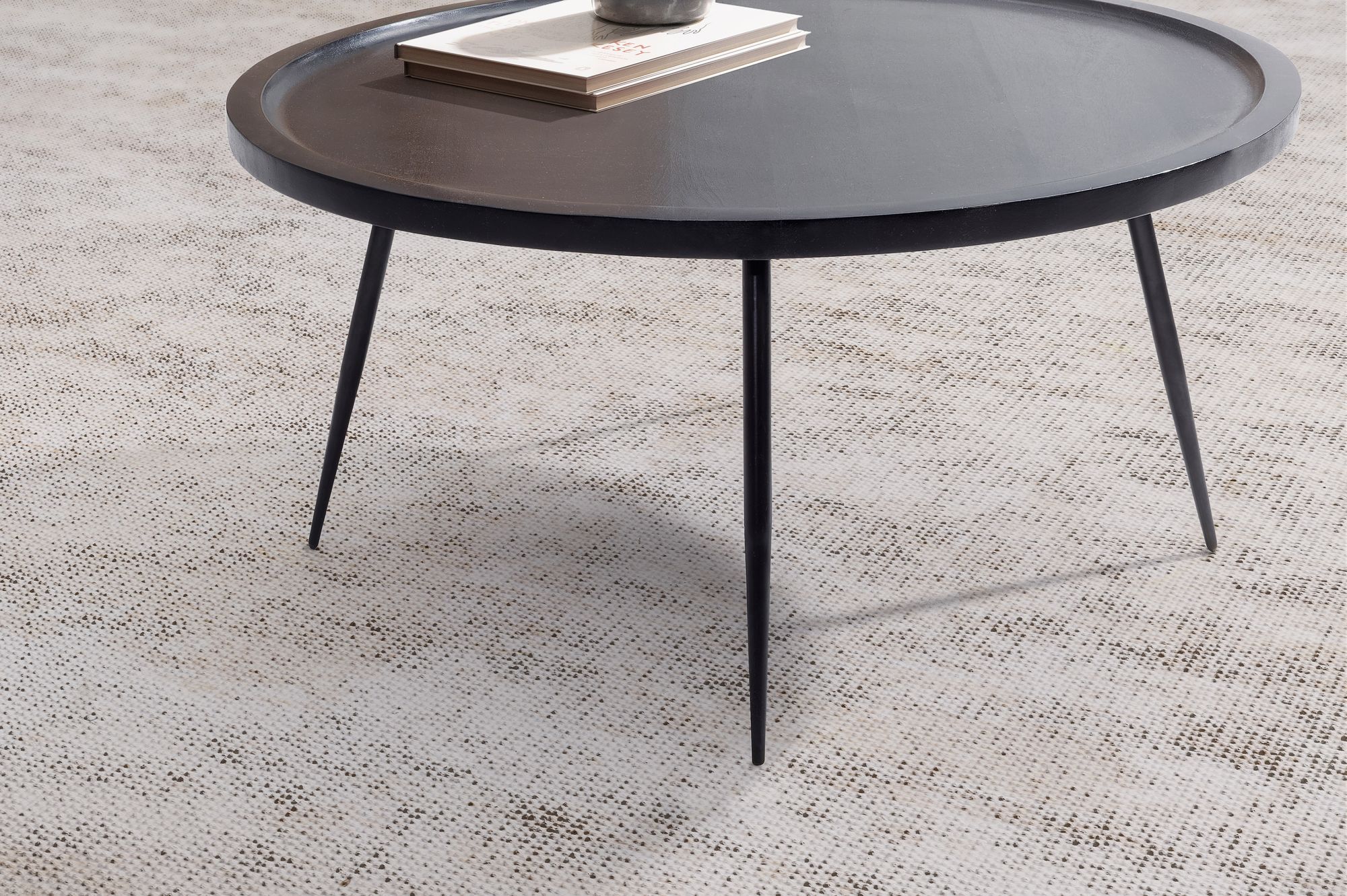 Couchtisch Eidsberg Mango Massivholz Schwarz Ø 75 cm