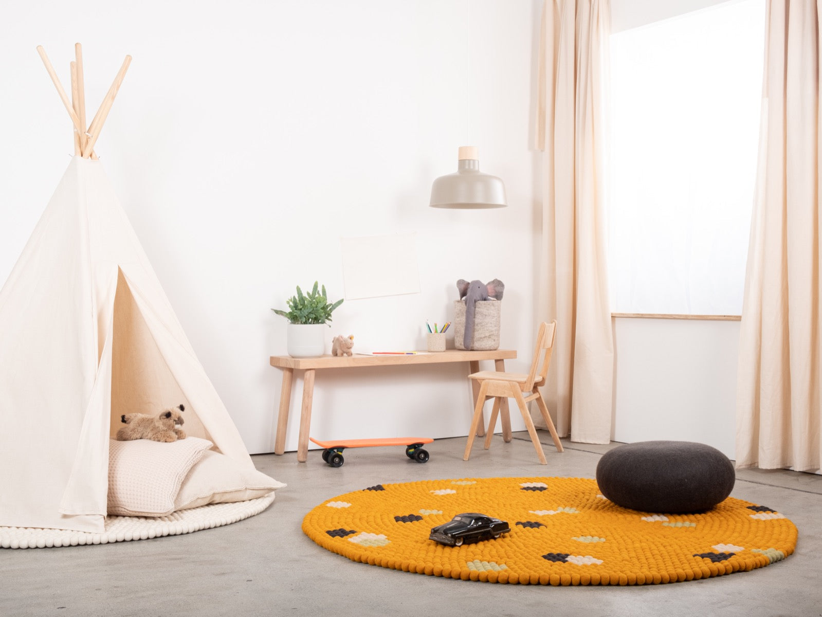 myfelt Terra Sun Filzkugelteppich Gelb rund Ø 50 cm