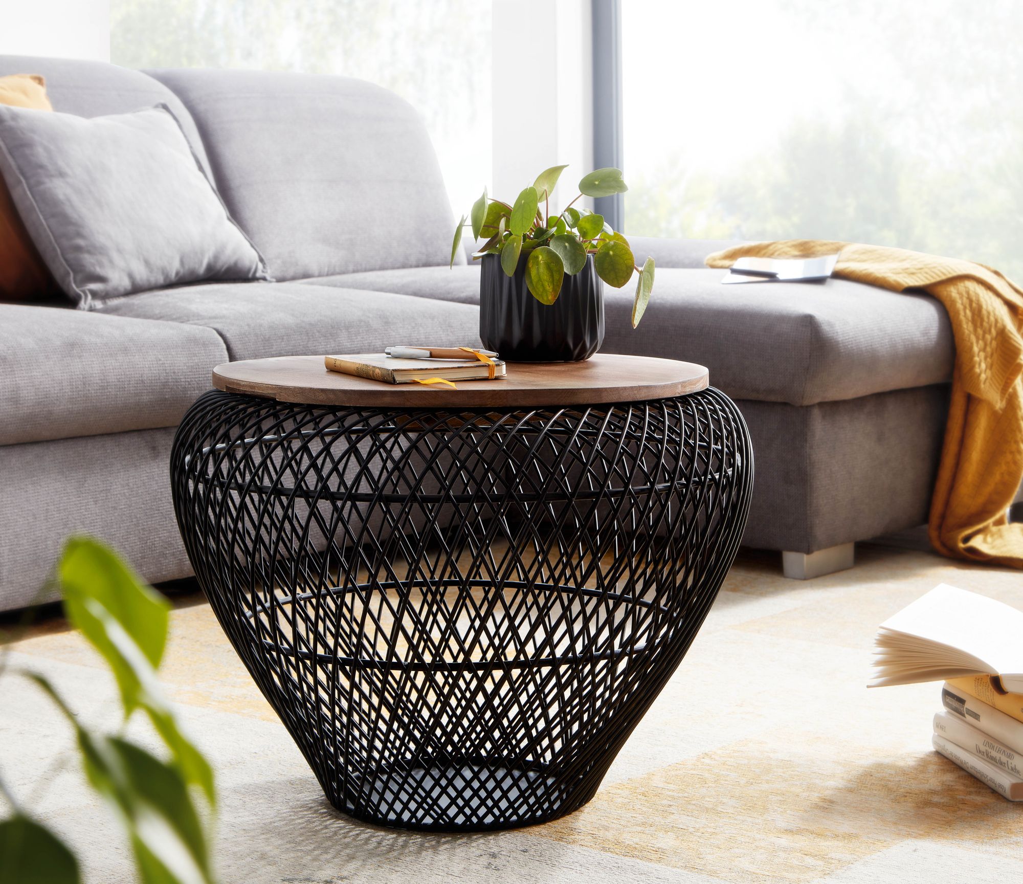 Couchtisch Aremark Mango Massivholz Schwarz Ø 60 cm