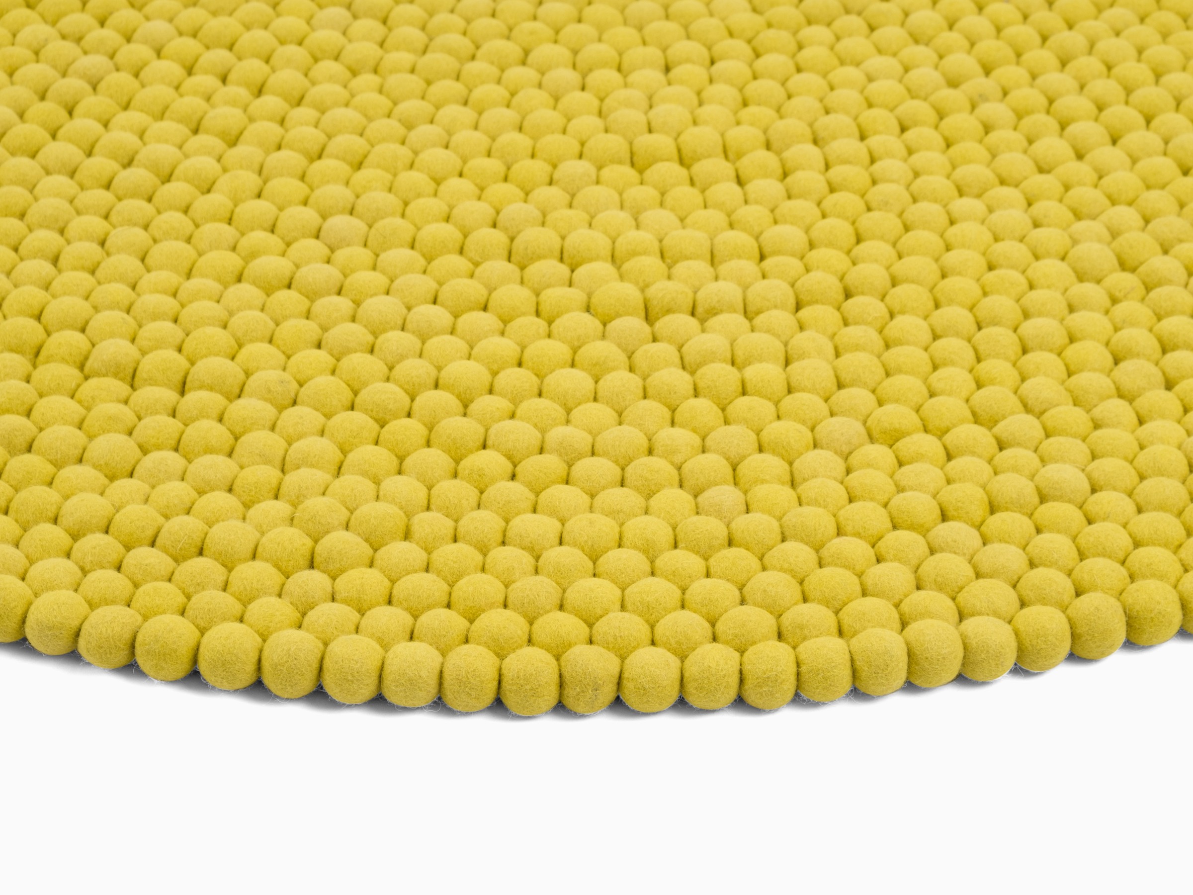 myfelt Kata Filzkugelteppich Gelbgrün rund Ø 50 cm