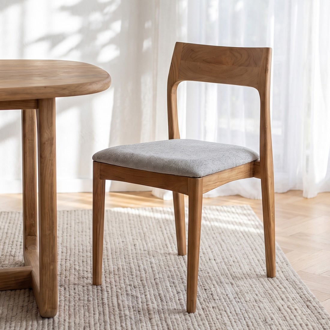 Raw Materials Freya Esszimmerstuhl aus Teakholz hellgrün
