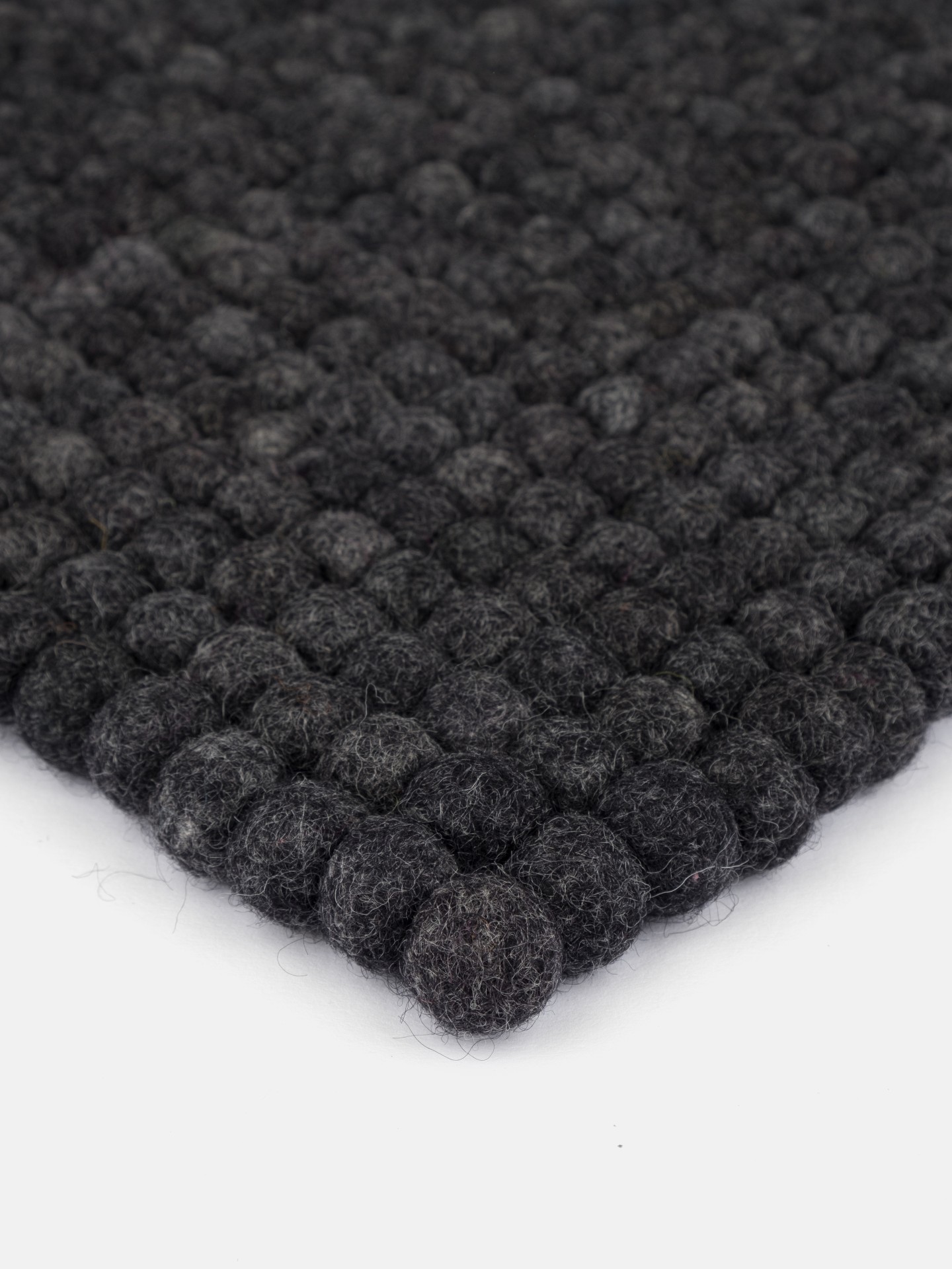 myfelt Hugo - Filzkugel Sitzauflage quadratisch