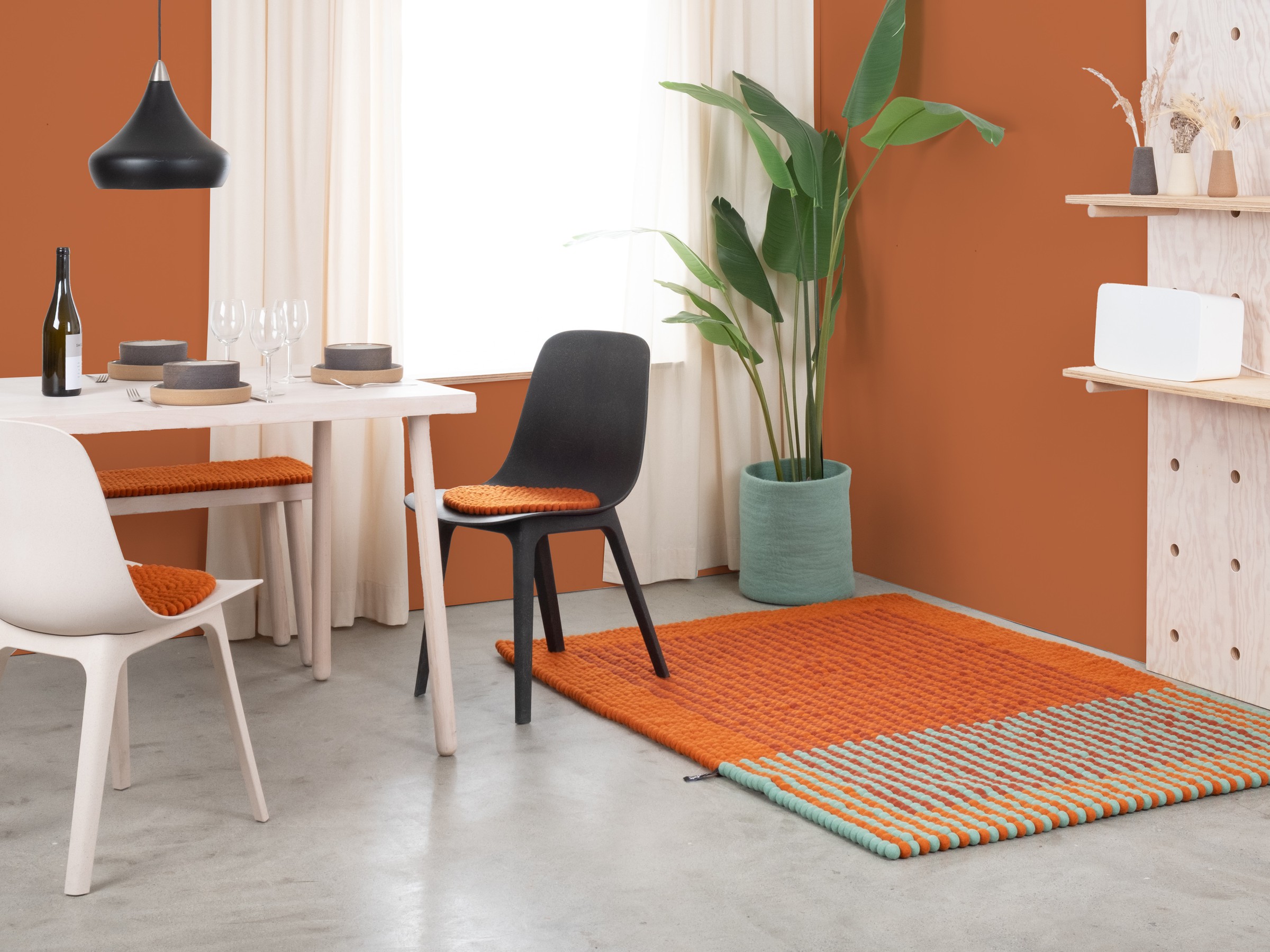 myfelt Sahara Filzkugelteppich Orange rechteckig 70 x 100 cm