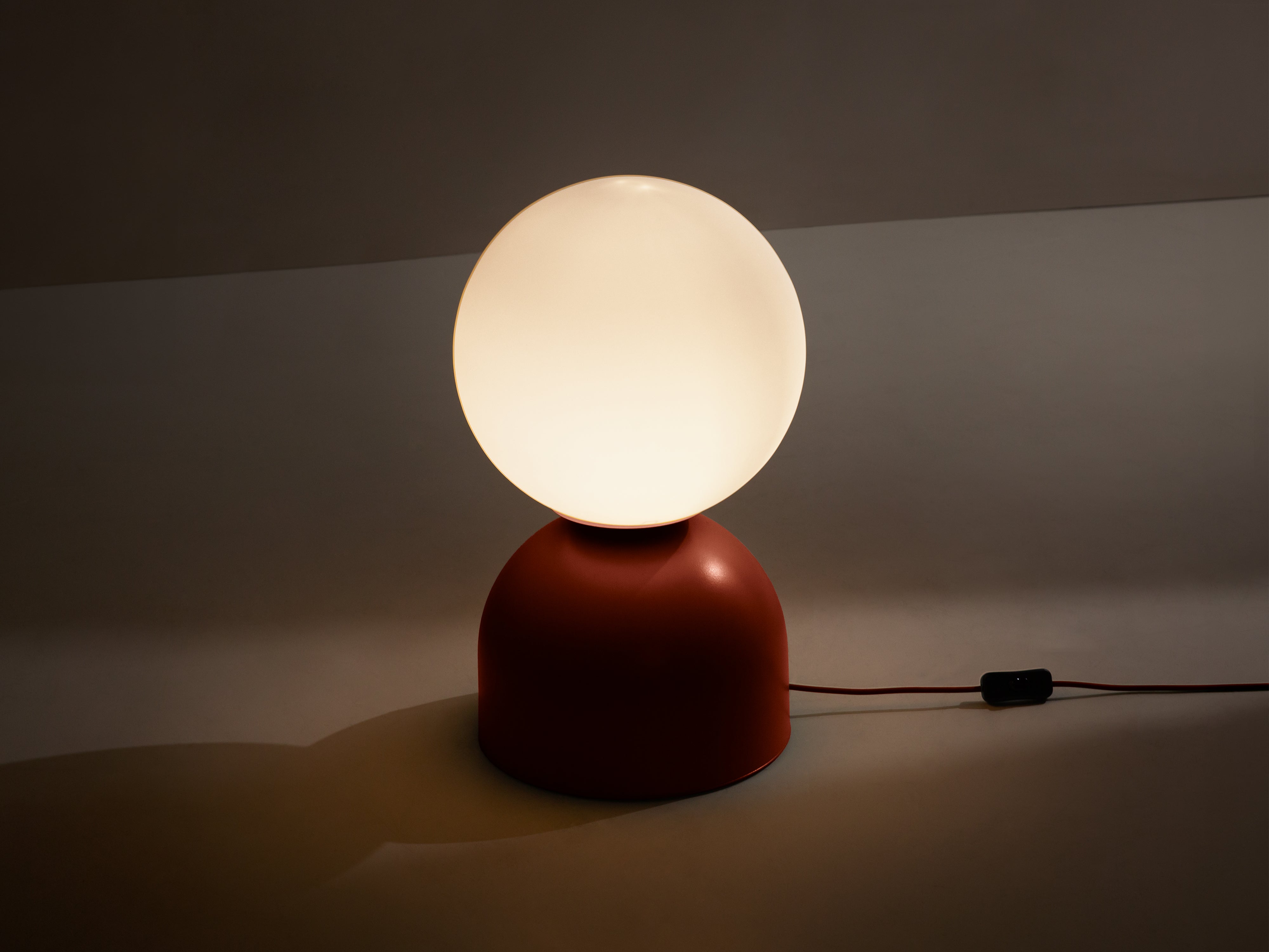 Micadoni Ely Stehlampe Burgundfarben