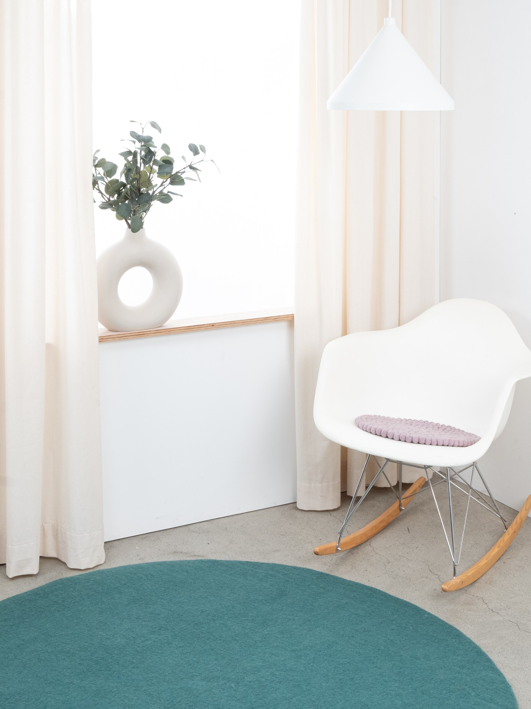 myfelt Marla Filzkugel-Sitzauflage Hellviolett Ø 36 cm