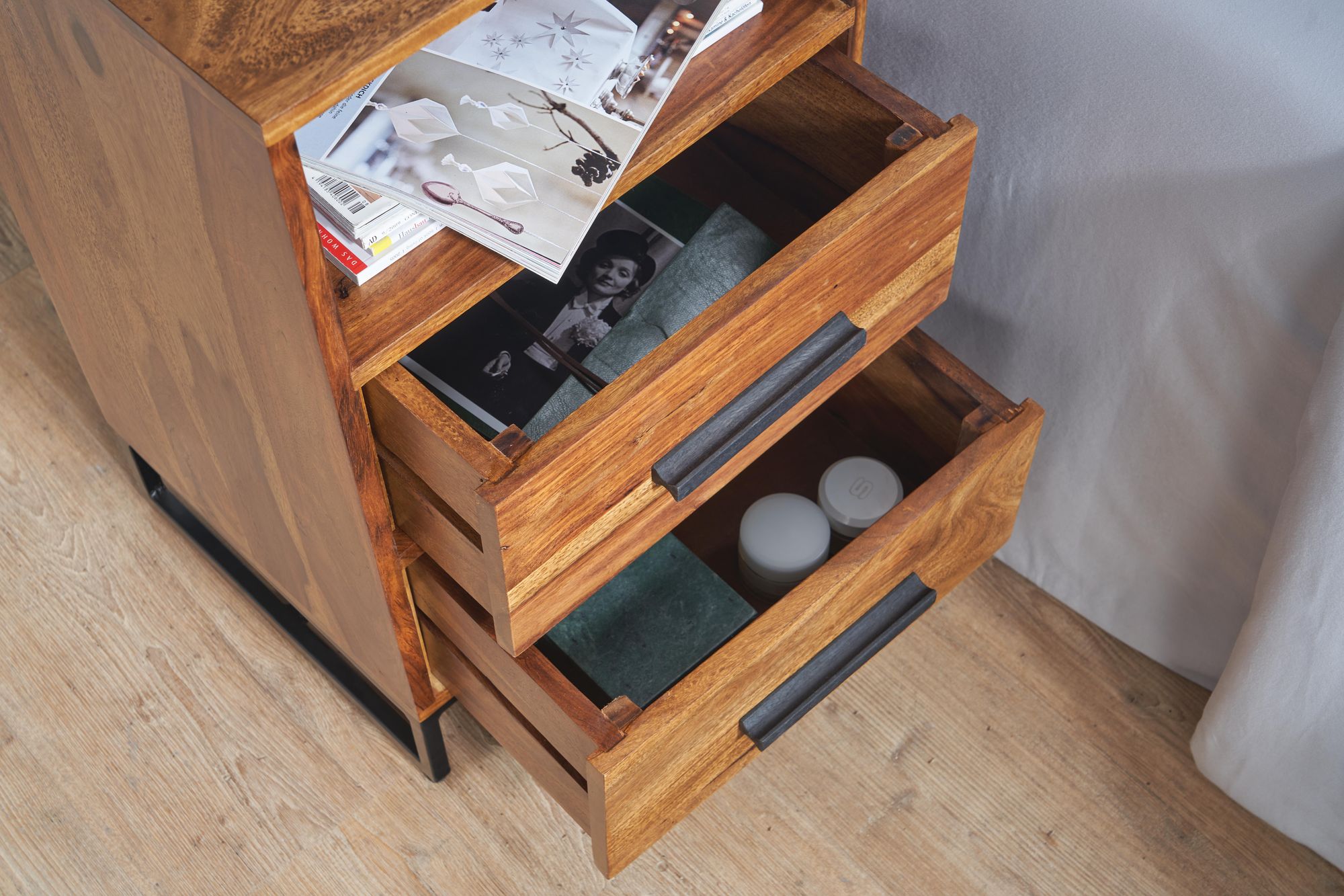 Nachttisch Aurskog Massivholz Dunkelbraun 40 × 35 × 66 cm