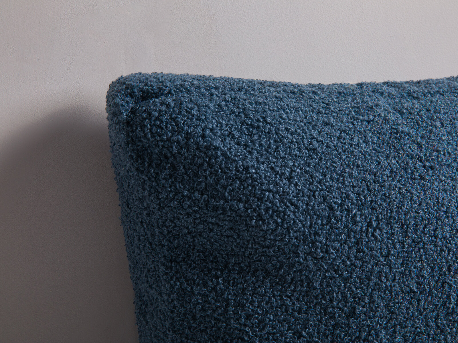 Micadoni Kissen Mono Boucle Blau