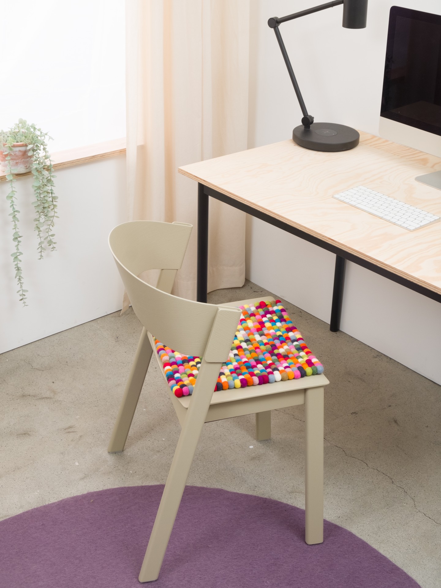myfelt Lotte - Filzkugel Sitzauflage quadratisch