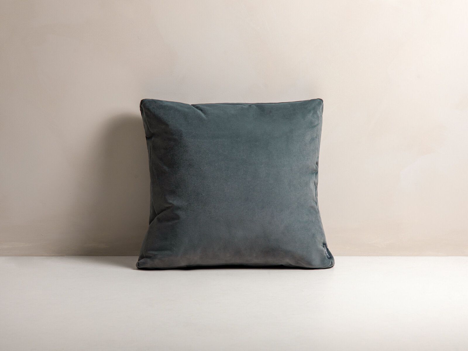 Micadoni Kissen Mono Samt Grau