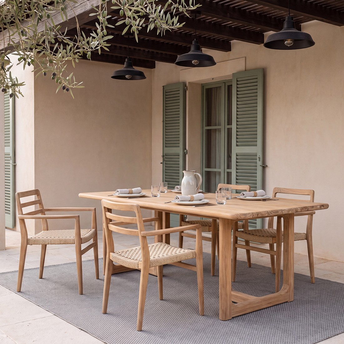 Raw Materials Verano Gartenstuhl aus Teakholz Armlehnen Natur
