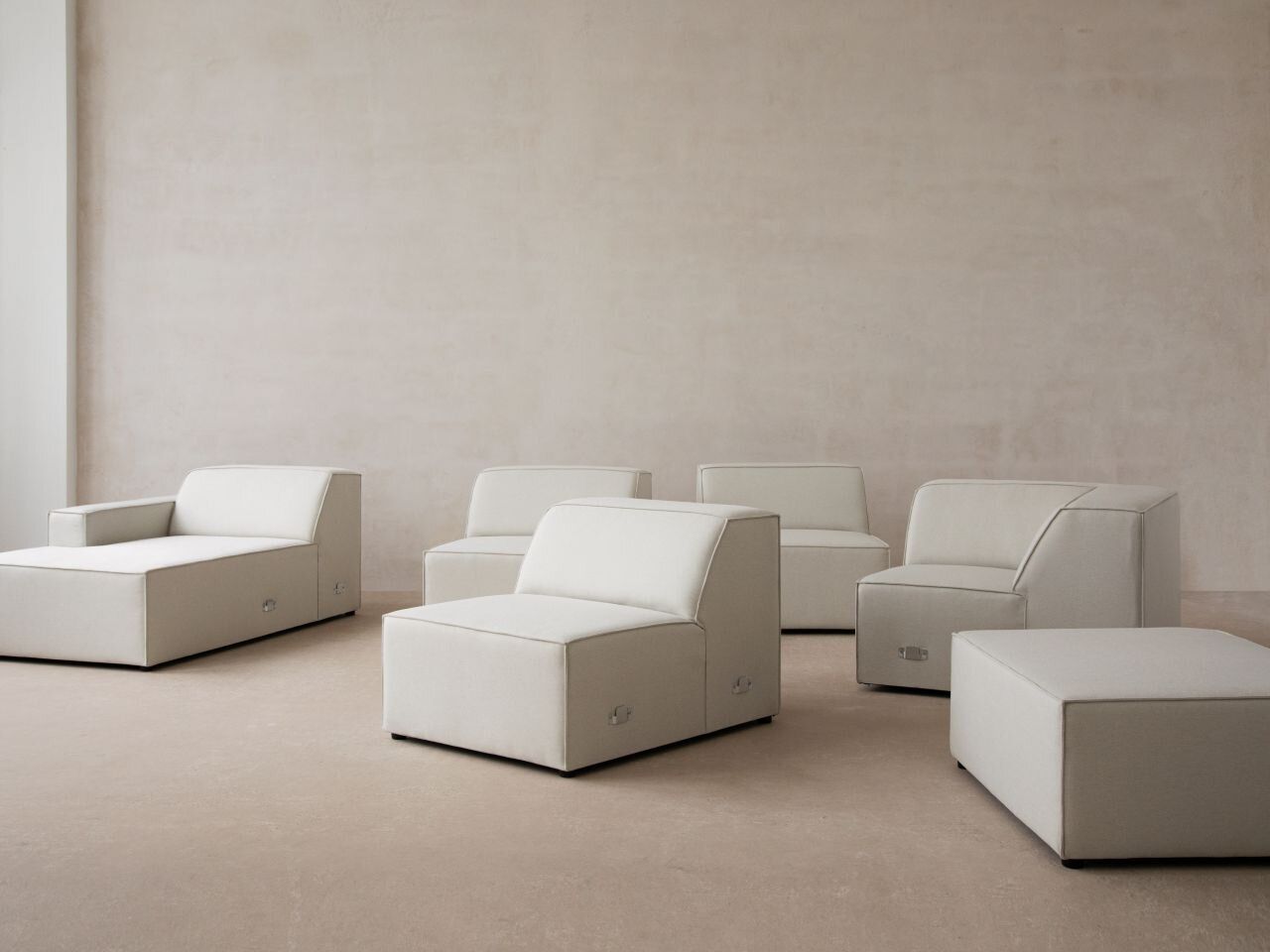 Micadoni Panorama-Sofa Jodie 6-Sitzer Samt Bluvel Dunkelbeige