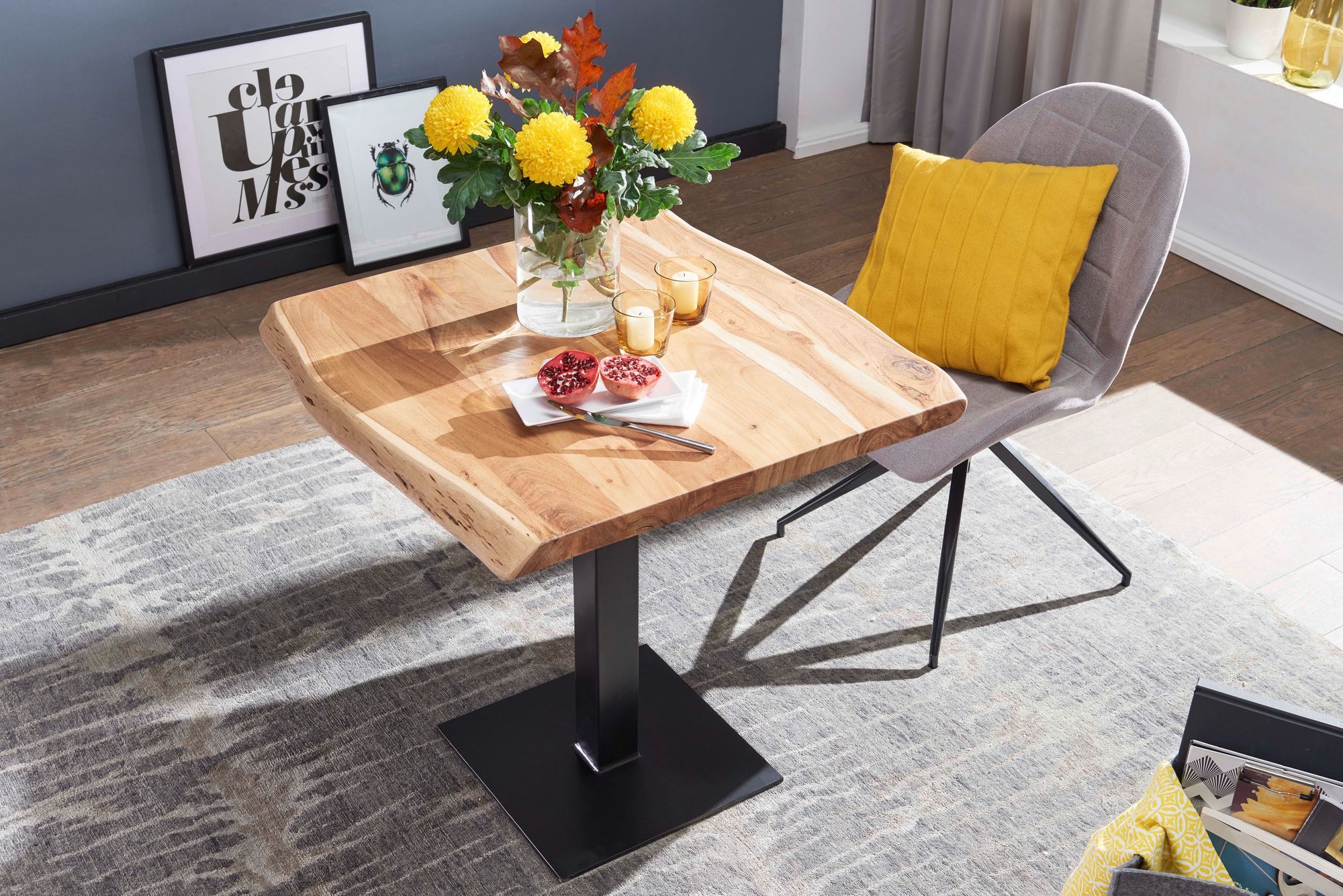 Baumkantentisch Onsild Akazie Massivholz 80 × 75 × 75 cm