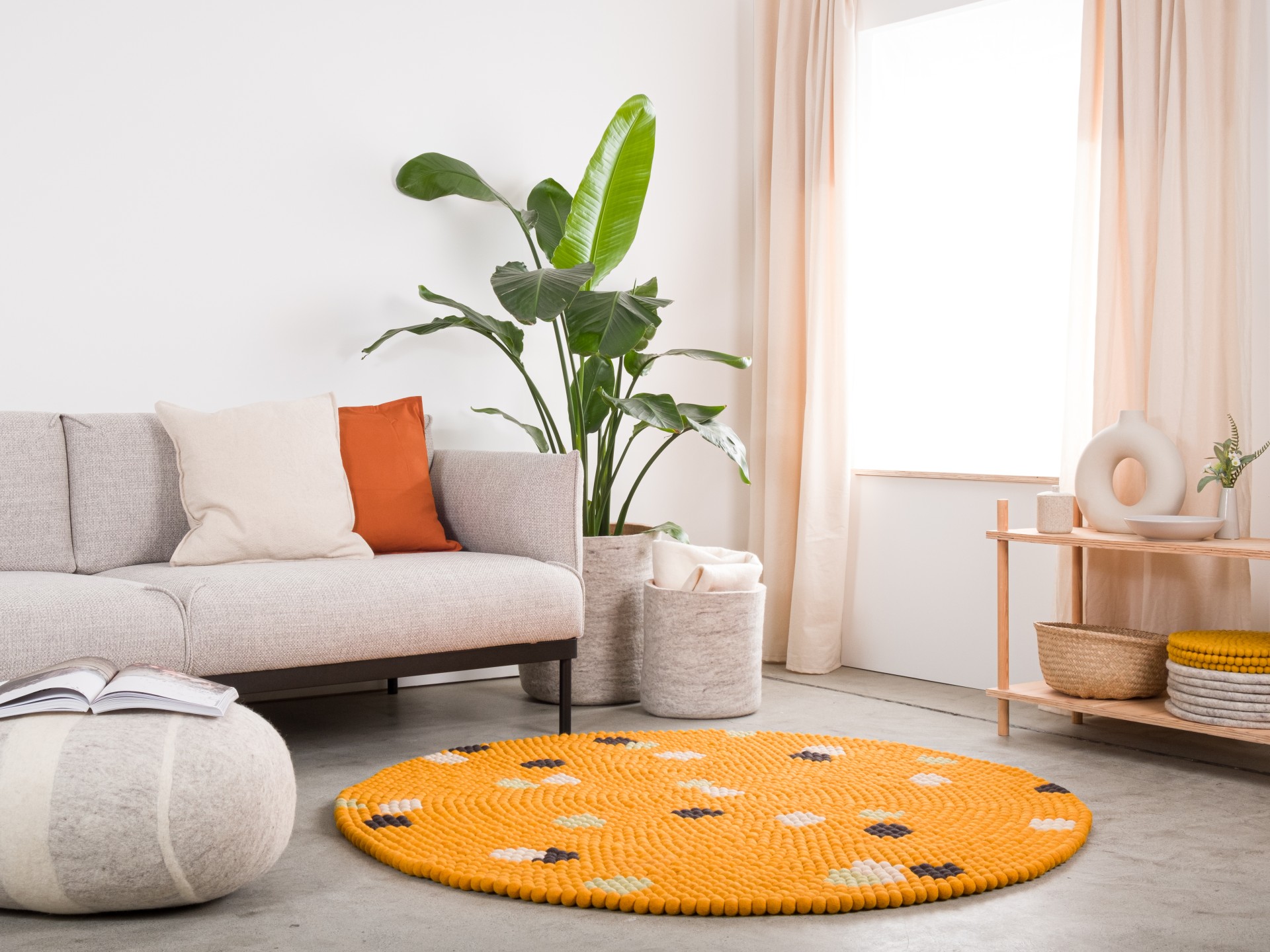 myfelt Terra Sun Filzkugelteppich Gelb rund Ø 50 cm