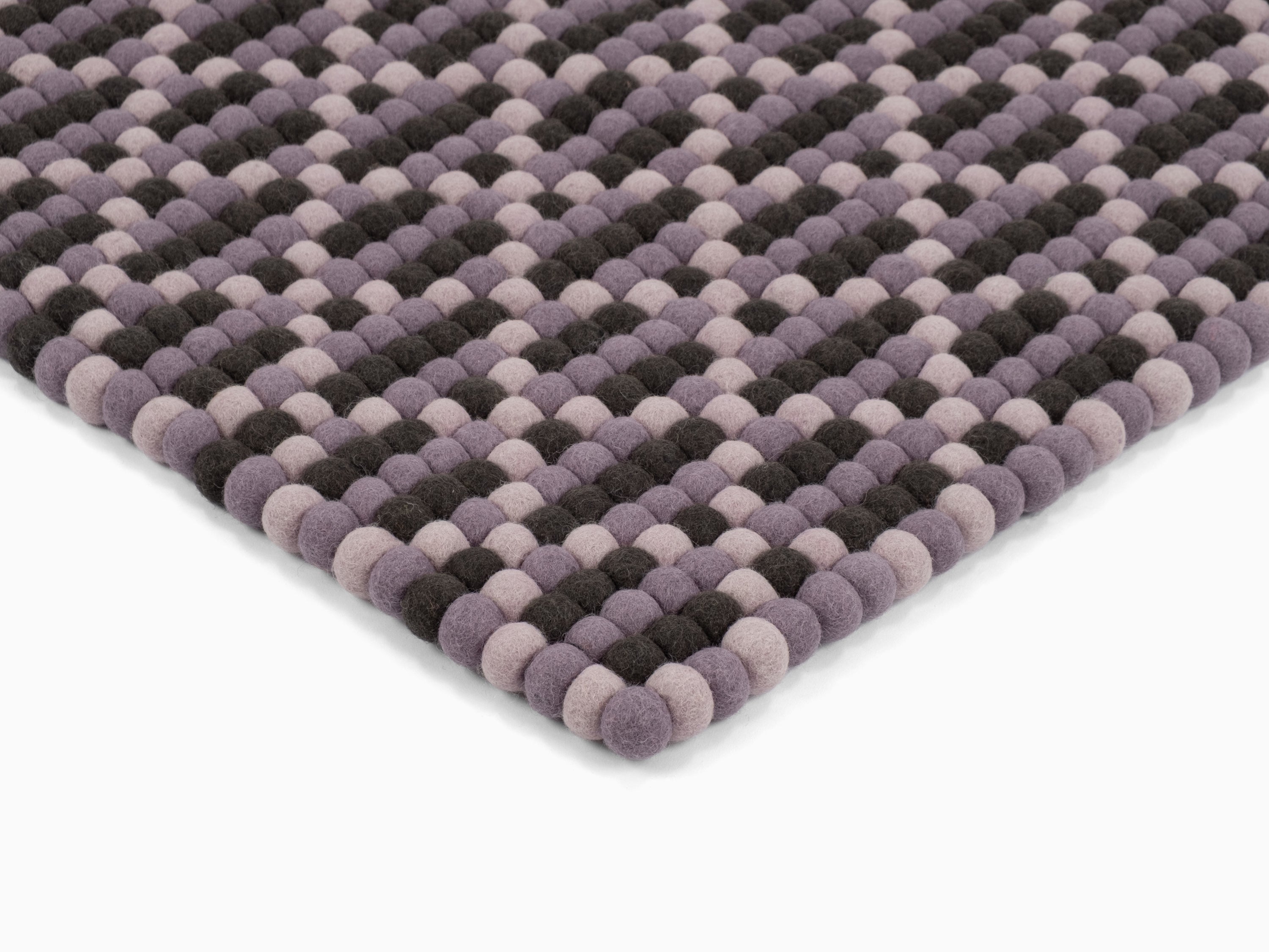 myfelt Maria Filzkugelteppich Flieder rechteckig 70 x 100 cm