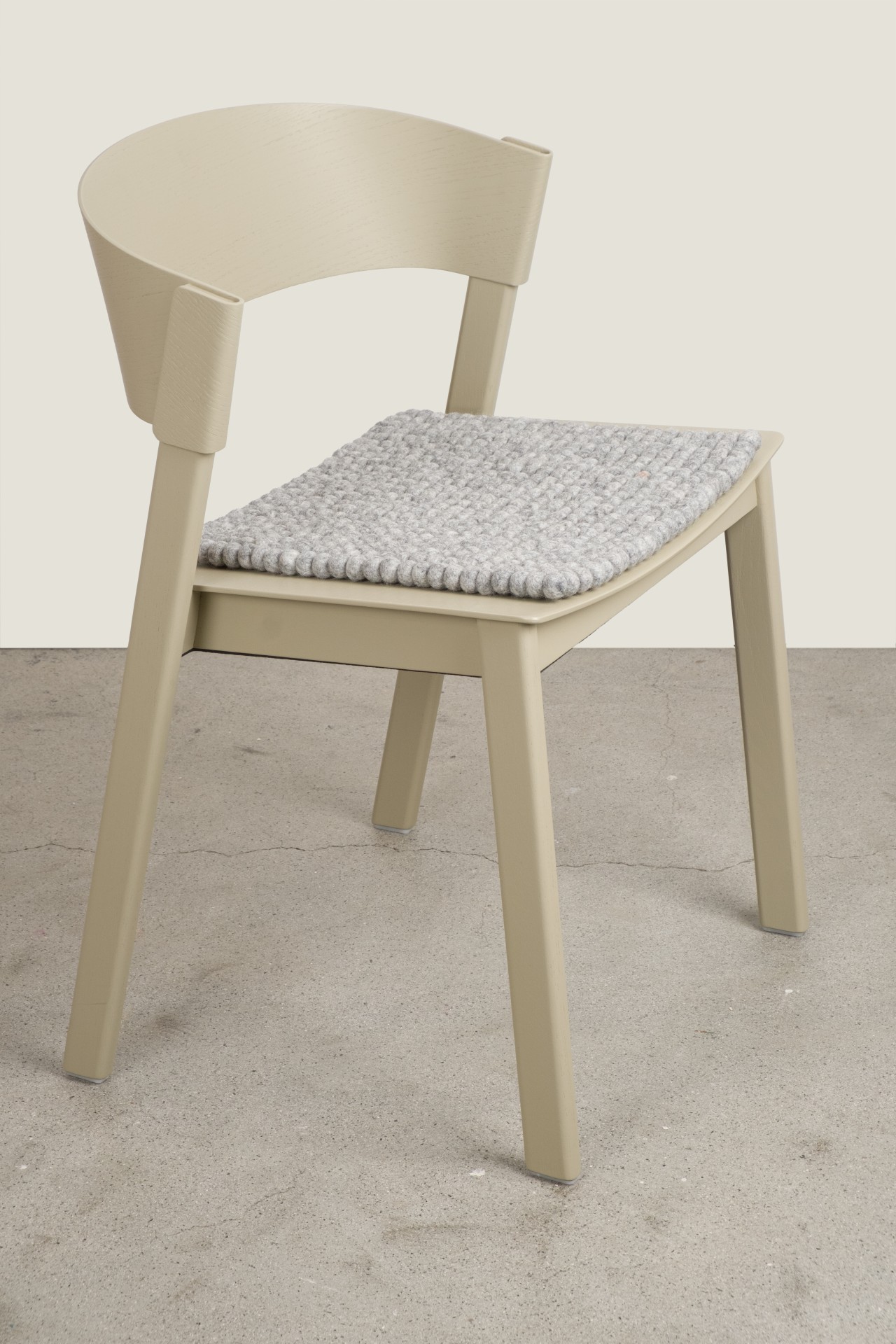 myfelt Carl - Filzkugel Sitzauflage quadratisch