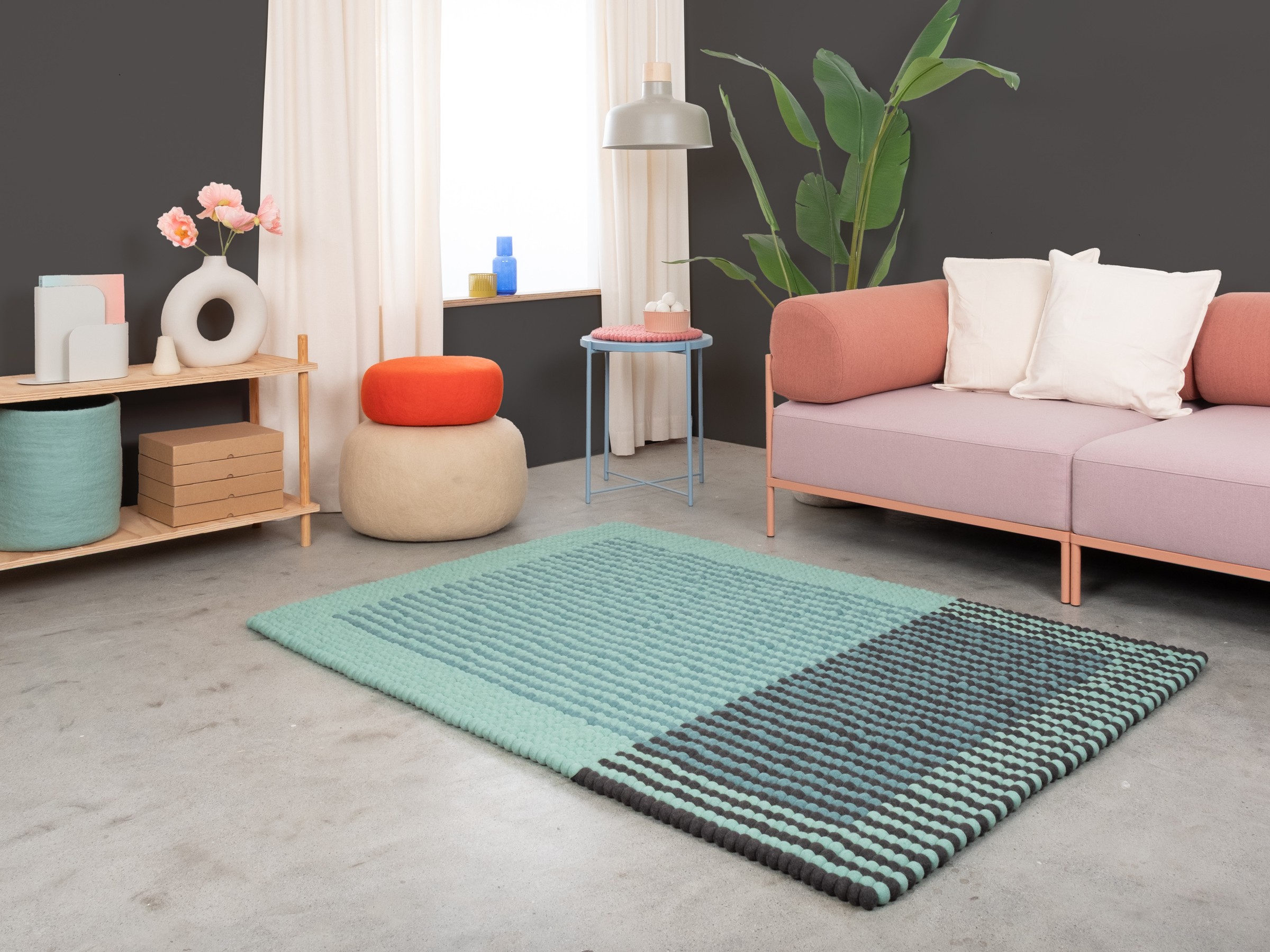myfelt Yukon Filzkugelteppich Blau rechteckig 70 x 100 cm