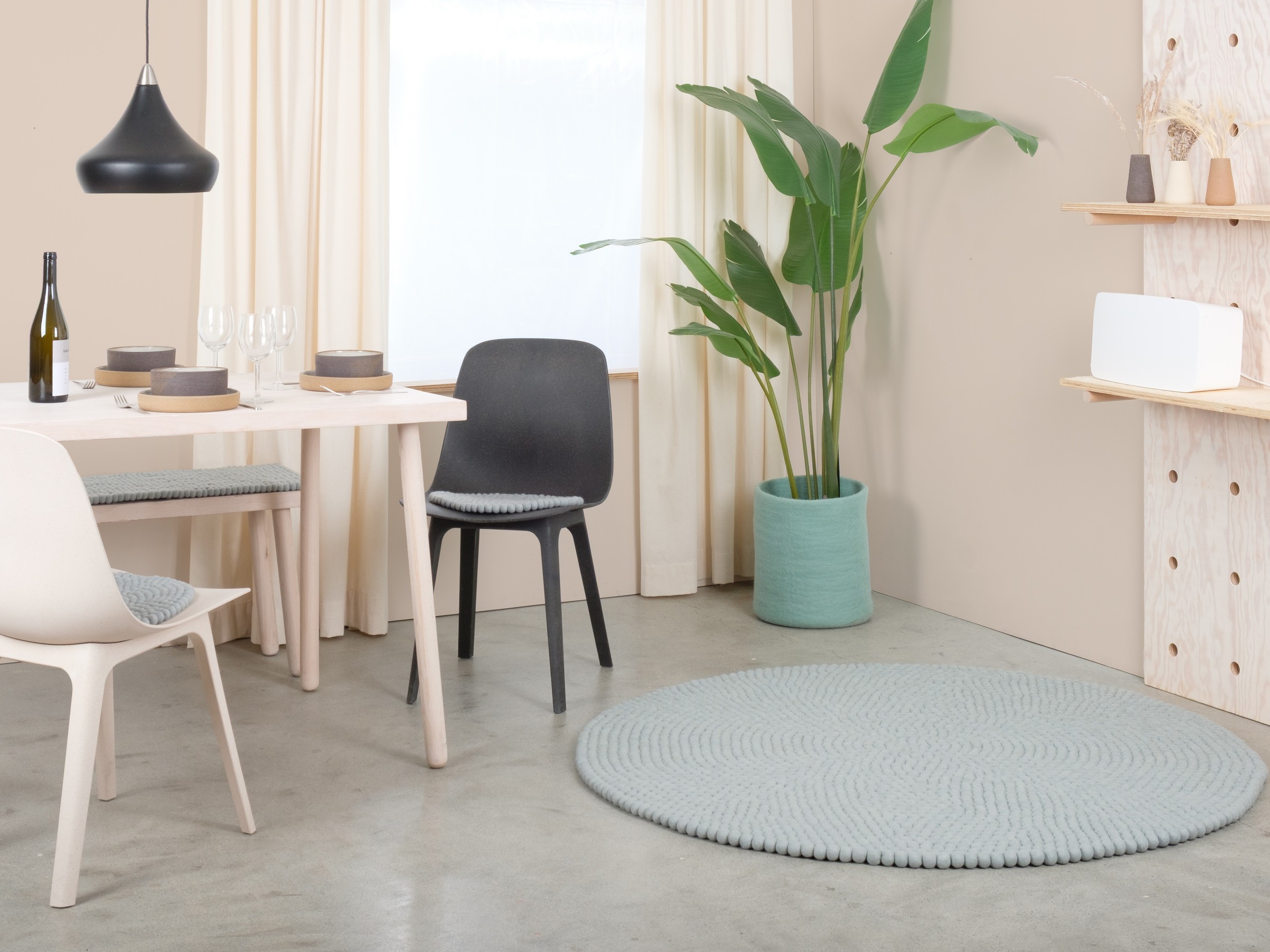 myfelt Liv Filzkugelteppich Hellblau rund Ø 50 cm