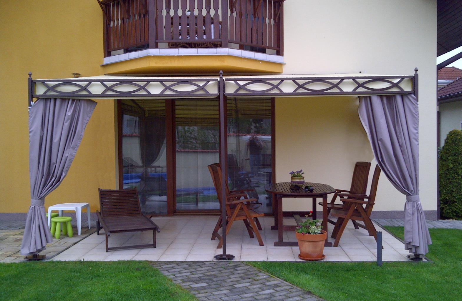 Pergola Mina