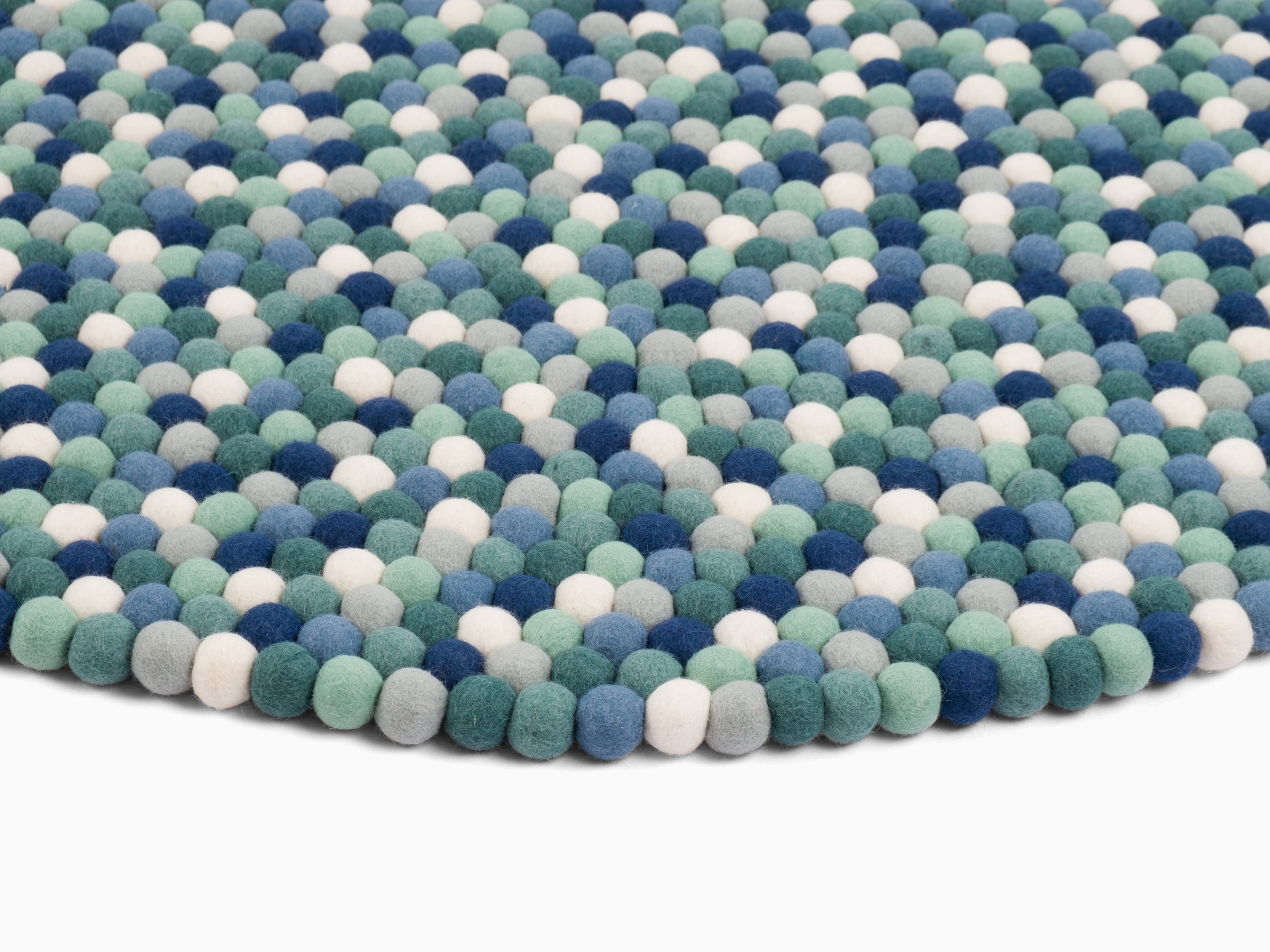 myfelt Mare Filzkugelteppich Blau-Türkis-Weiß rund Ø 50 cm