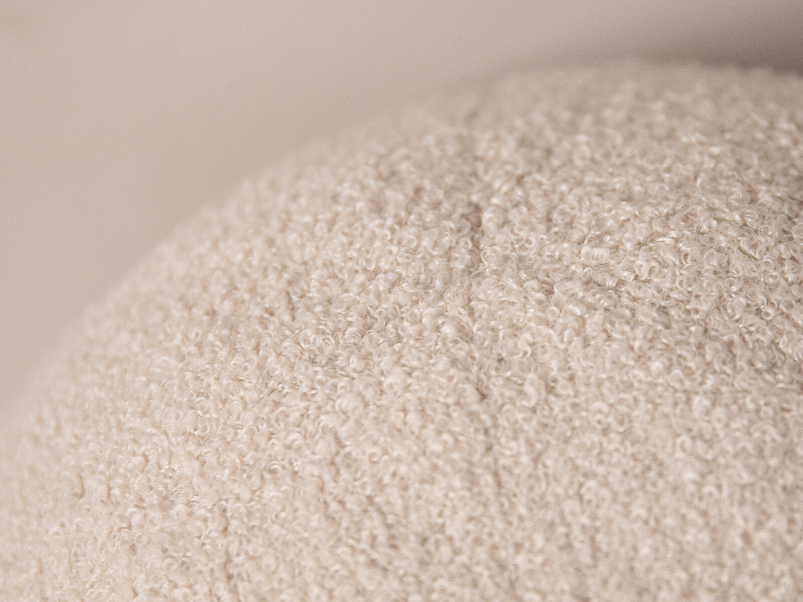 Micadoni Kissen Ball Boucle Beige