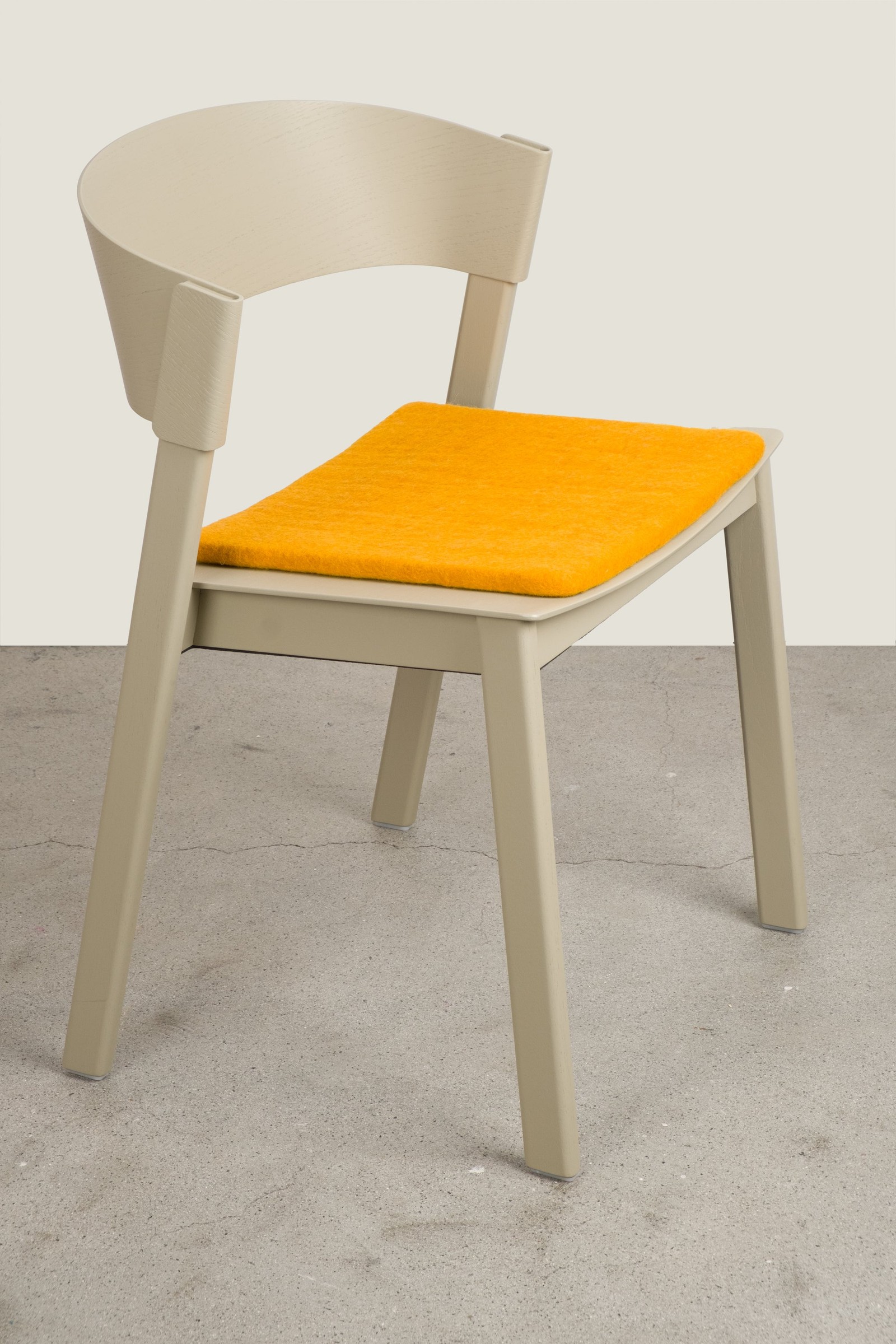 myfelt Risa Filz-Sitzauflage Ockergelb 36 x 36 cm