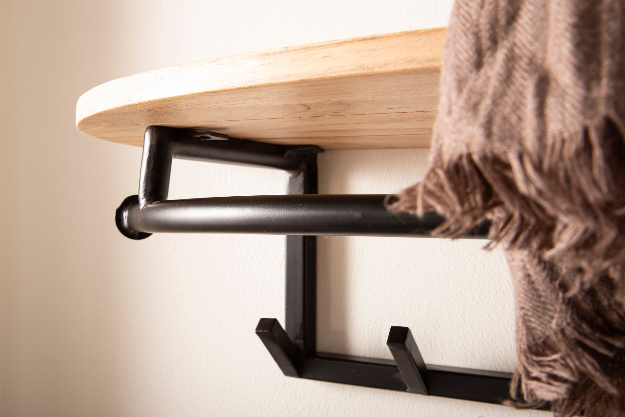 Wandgarderobe Nissedal Akazie Massivholz 100 × 20 × 30 cm