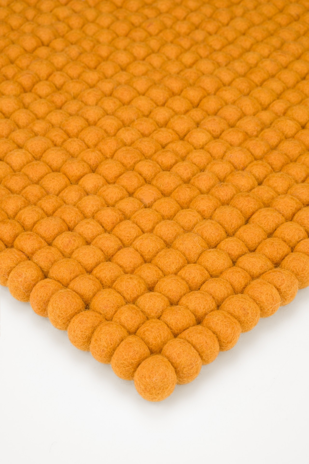 myfelt Risa - Filzkugel Sitzauflage quadratisch