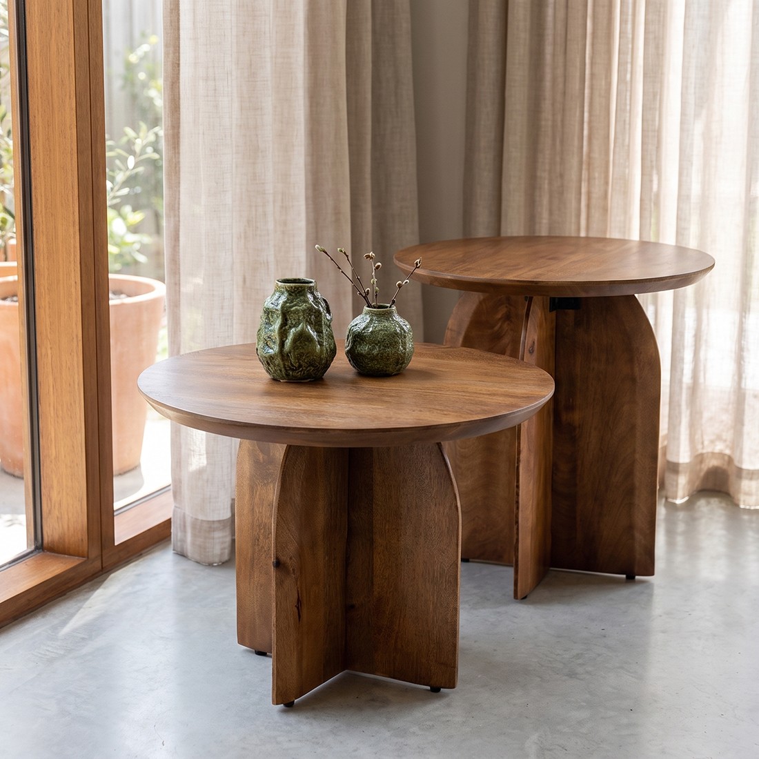 Raw Materials Bullnose Beistelltisch aus Mangoholz Cross Ø 50cm