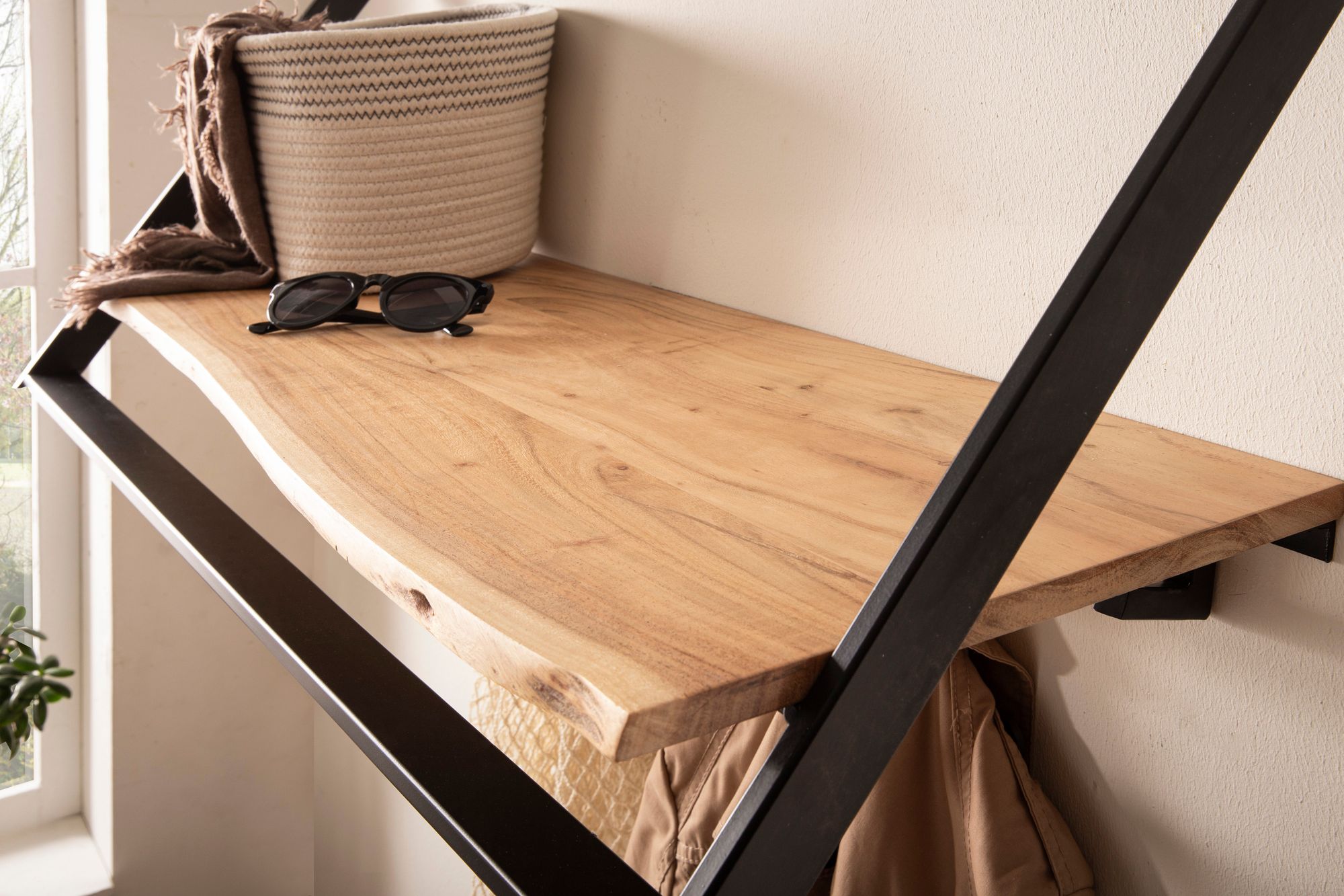 Wandgarderobe Nordagutu Akazie Massivholz 100 × 32,5 × 40 cm
