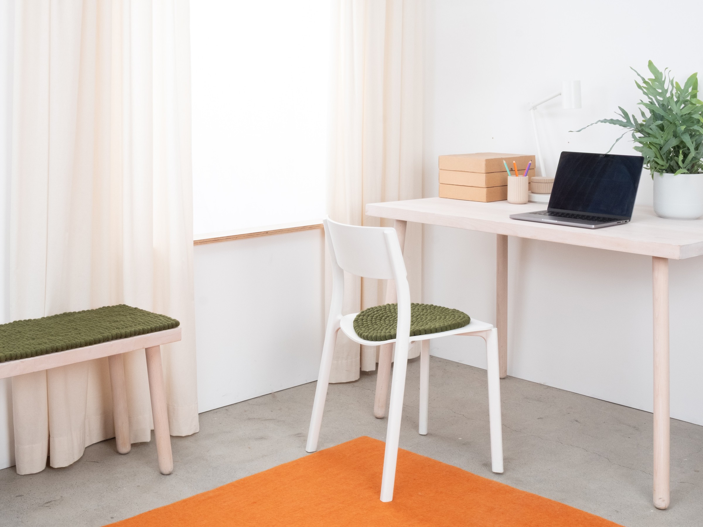 myfelt Jost Filzkugel-Sitzauflage Tannengrün Ø 36 cm