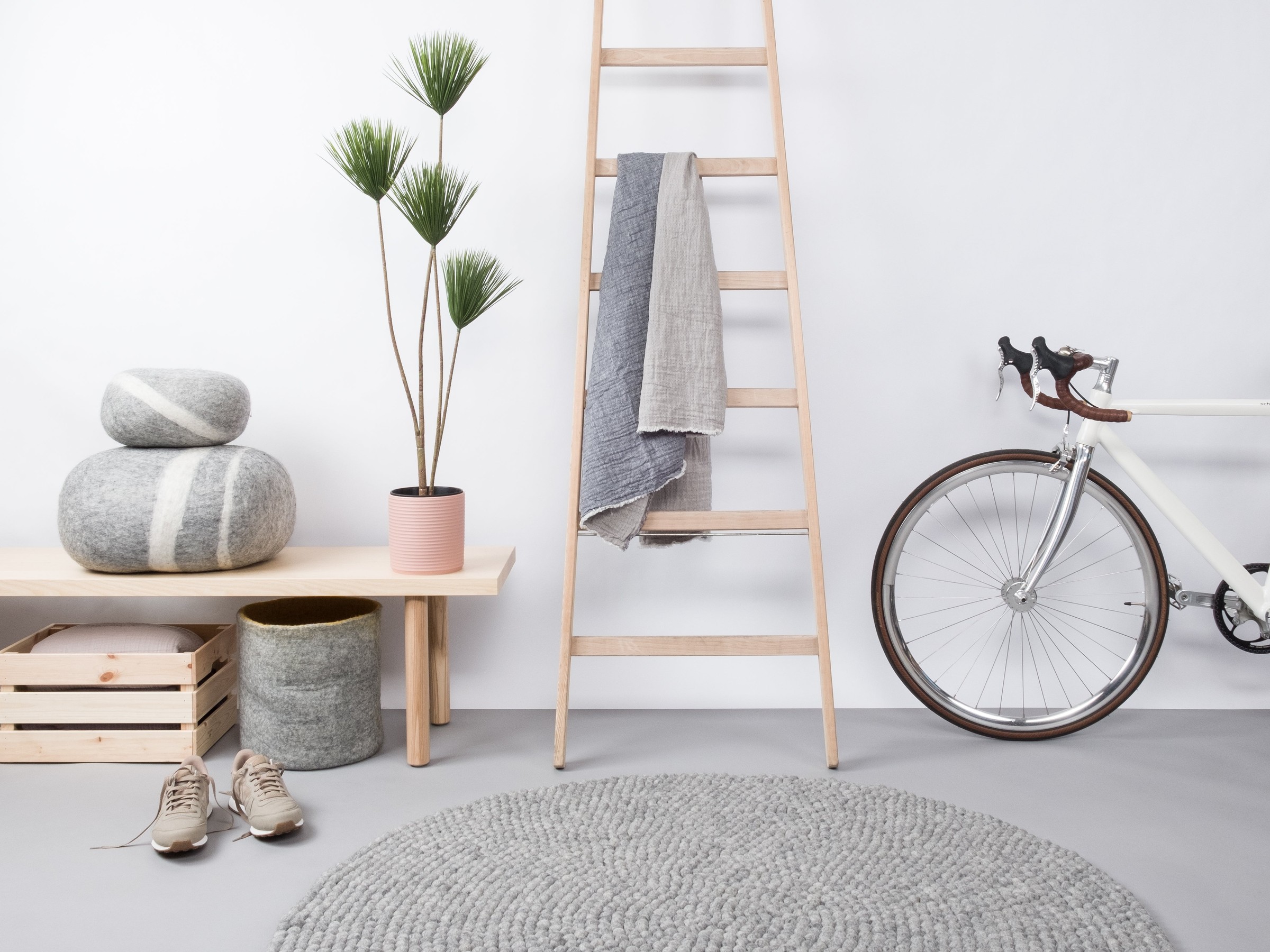 myfelt Carl Filzkugelteppich Grau meliert rund Ø 50 cm