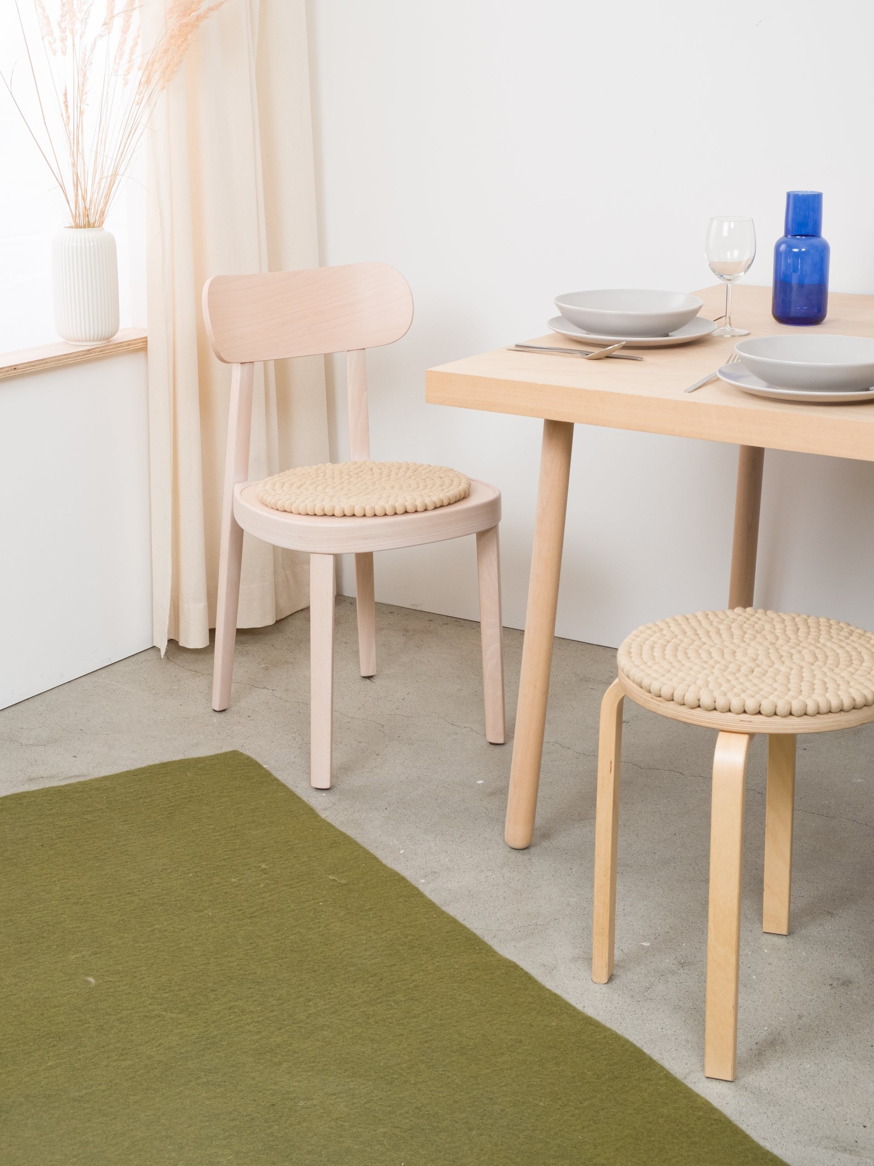 myfelt Levi Filzkugel-Sitzauflage Beige Ø 36 cm