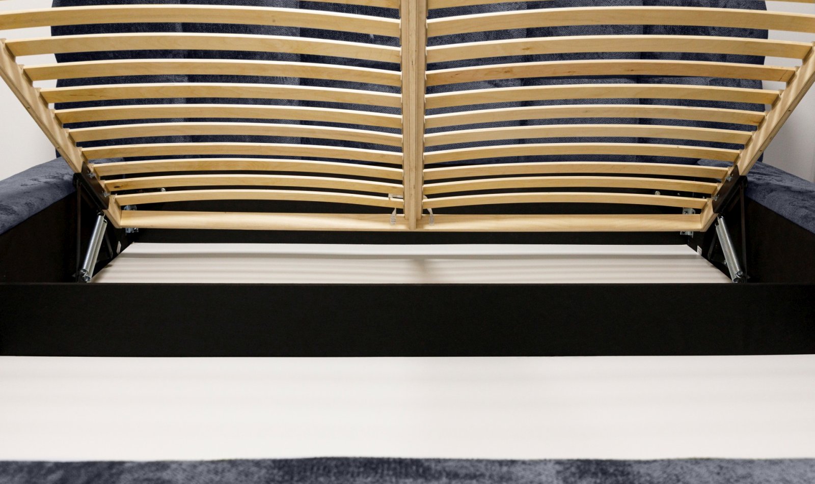 Polsterbett Vento-New Chenille 180x200 mit Metallrahmen Tender Way 77
