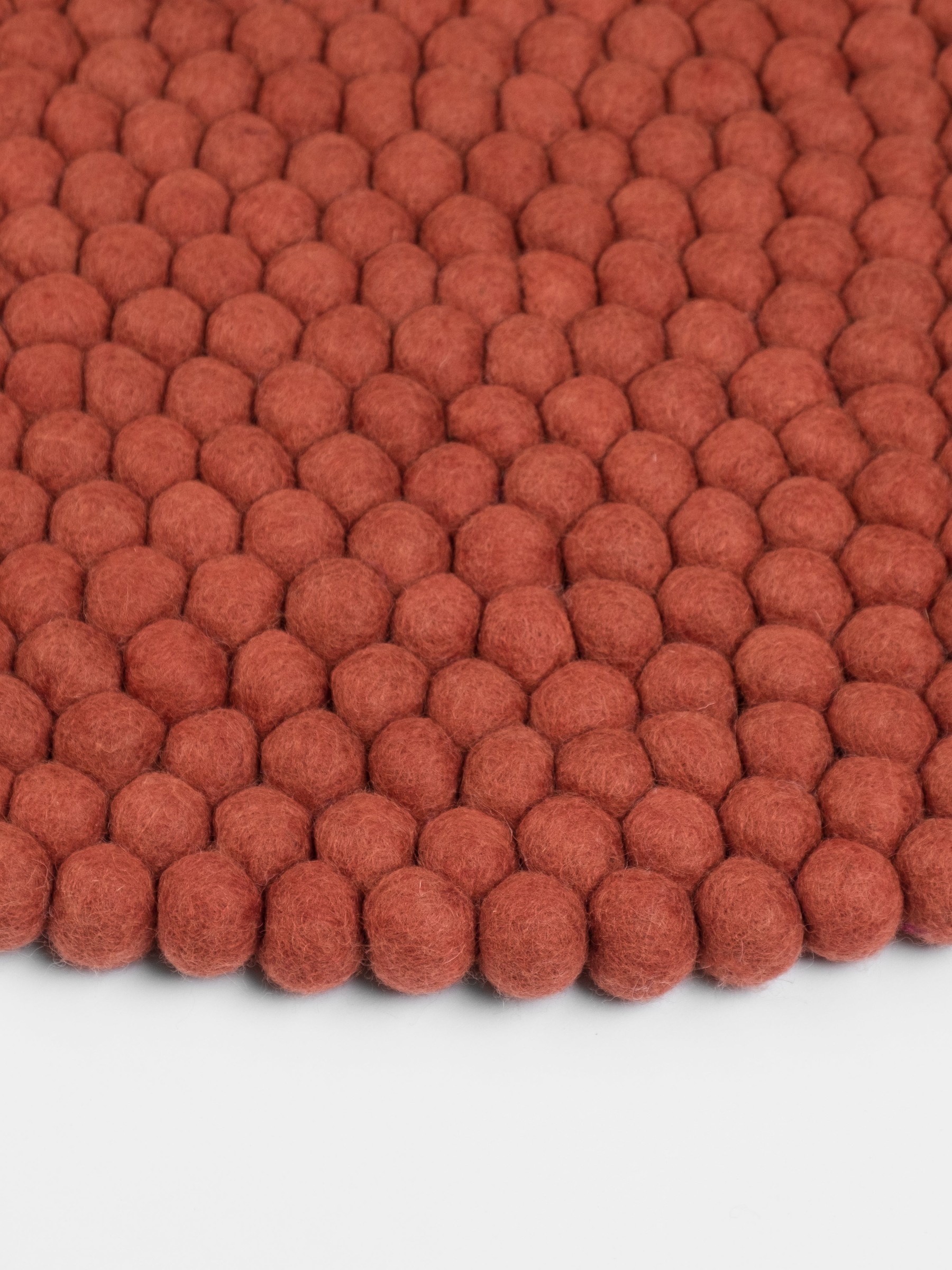 myfelt Lora Filzkugelteppich Rostrot rund Ø 50 cm