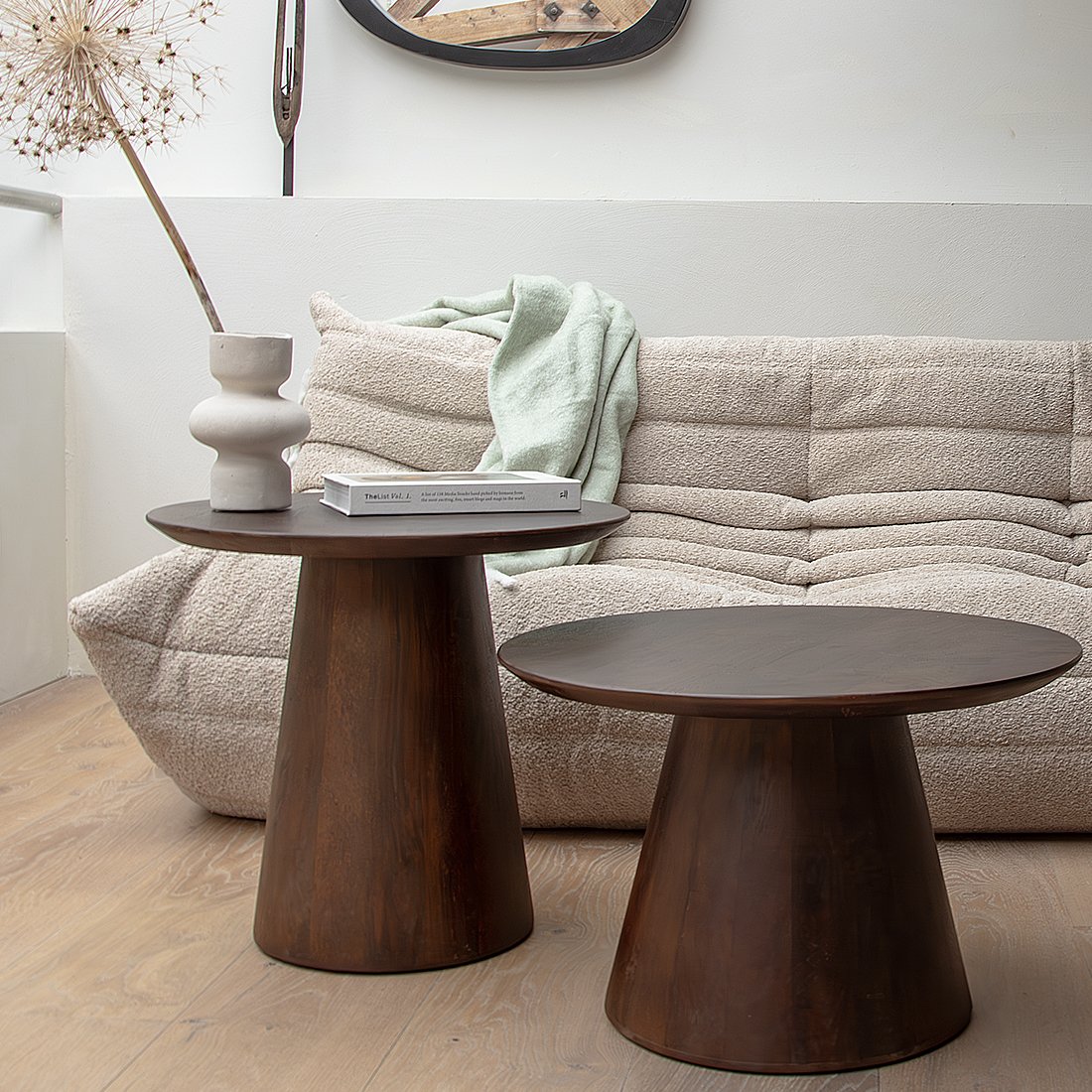 Raw Materials Bullnose Beistelltisch aus Mangoholz Cone Ø 50cm